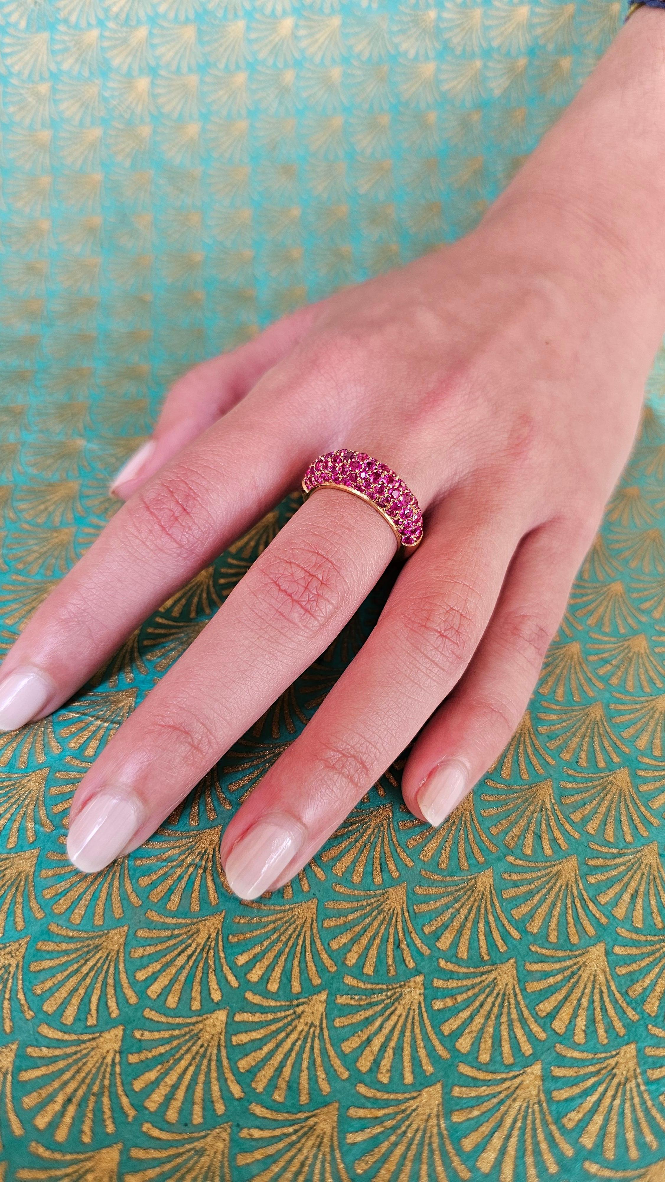 Anello a Fascia in Oro Rosa e Zaffiri Rosa en vente 2