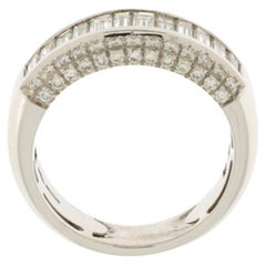 18k white gold band ring with baguette-cut and brilliant-cut diamonds