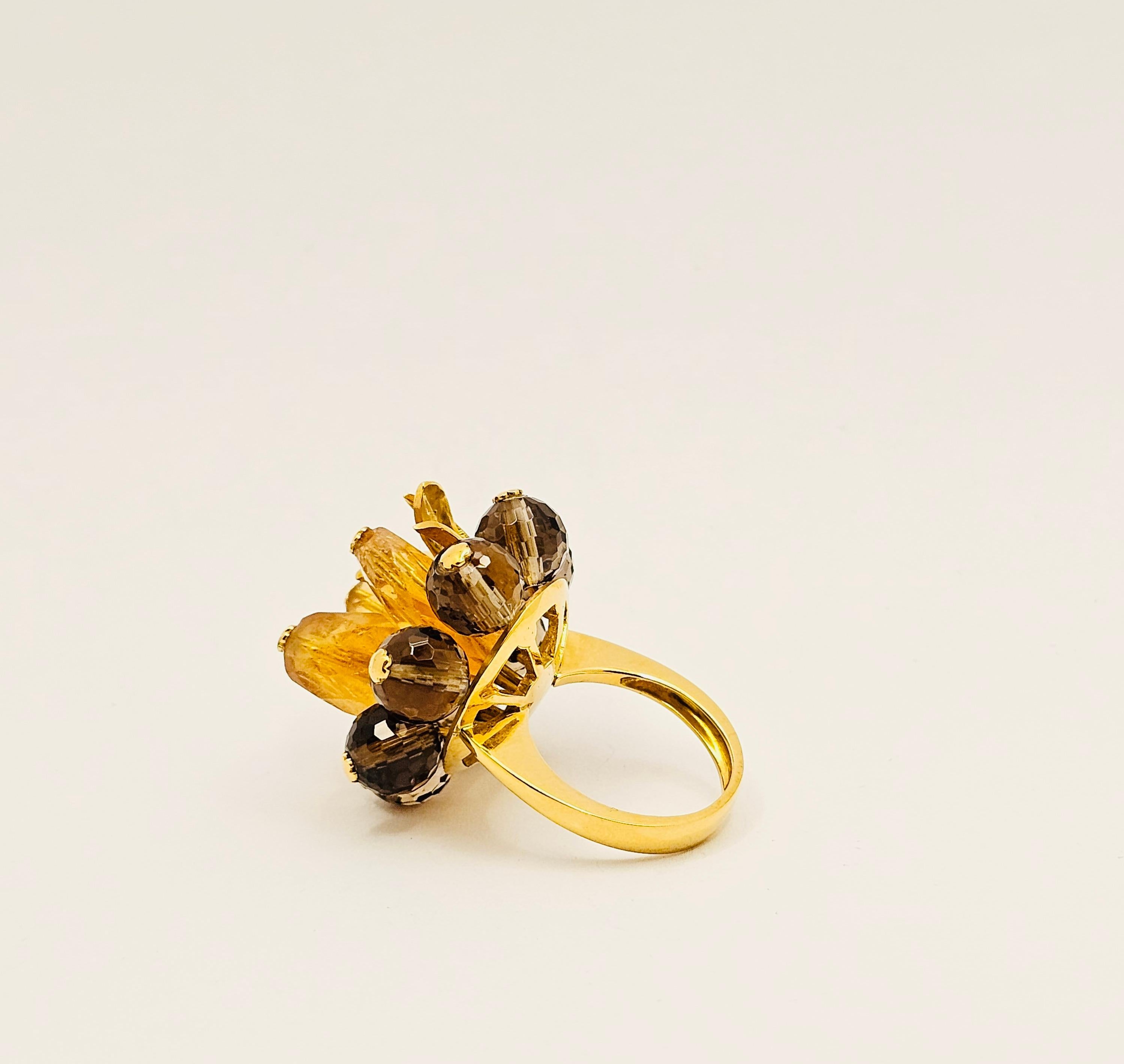 Briolette Cut 18Kt Yellow Gold, Citrine and Smoky Quartz Flower Ring For Sale