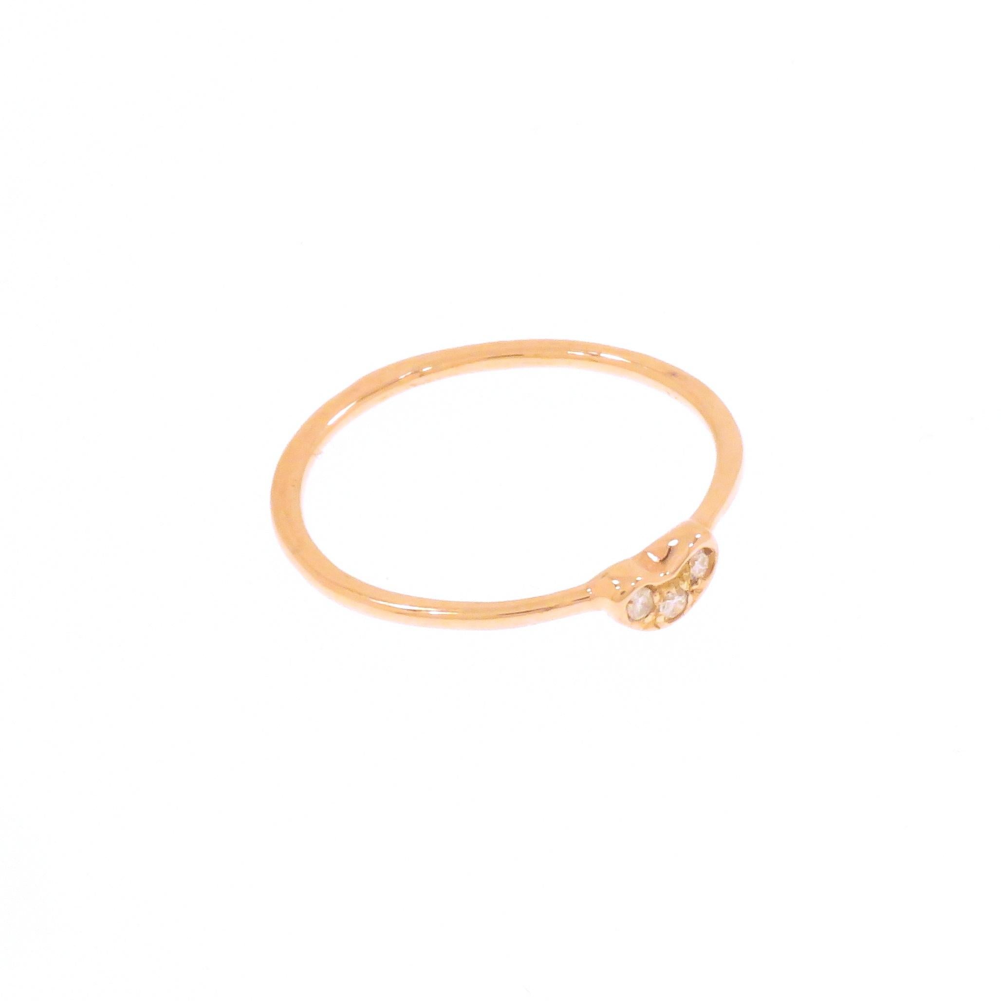 Contemporary Anello a forma di cuore in oro rosa 9k con diamanti For Sale