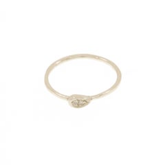 Tränenförmiger Ring aus 9k Weißgold mit Diamanten