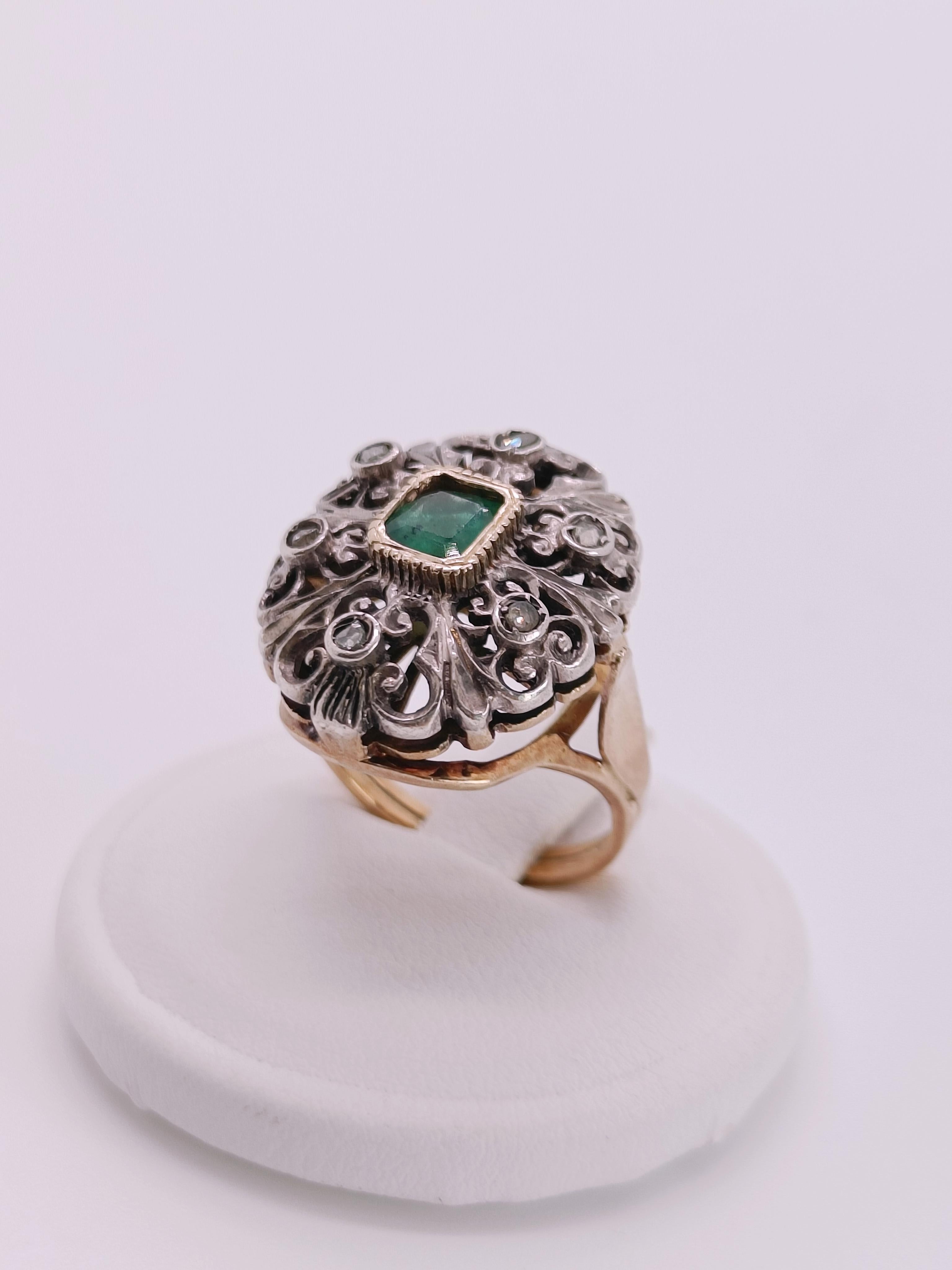 Anello antico in Oro 18k e Argento anni '30 con Smeraldo e Diamanti In Fair Condition For Sale In Fara Filiorum Petri, IT