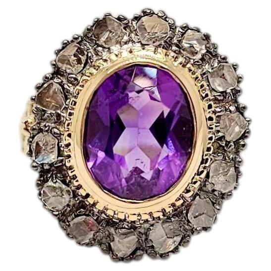 Antique Ring in 18K Yellow Gold, Amethyst and Diamonds. Artisanal For Sale