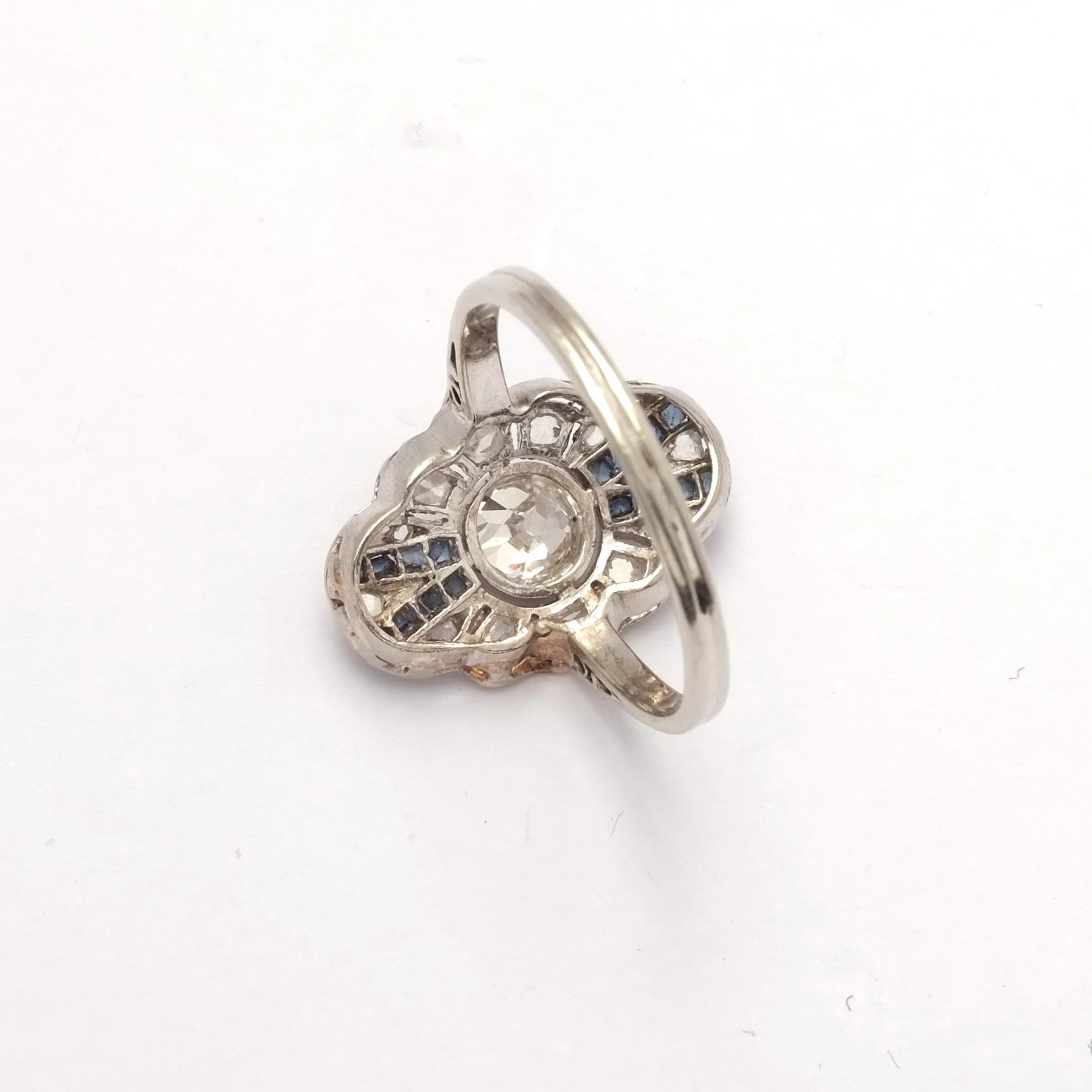 Taglio antico europeo Anello Art Deco Zaffiri e Brillanti in vendita