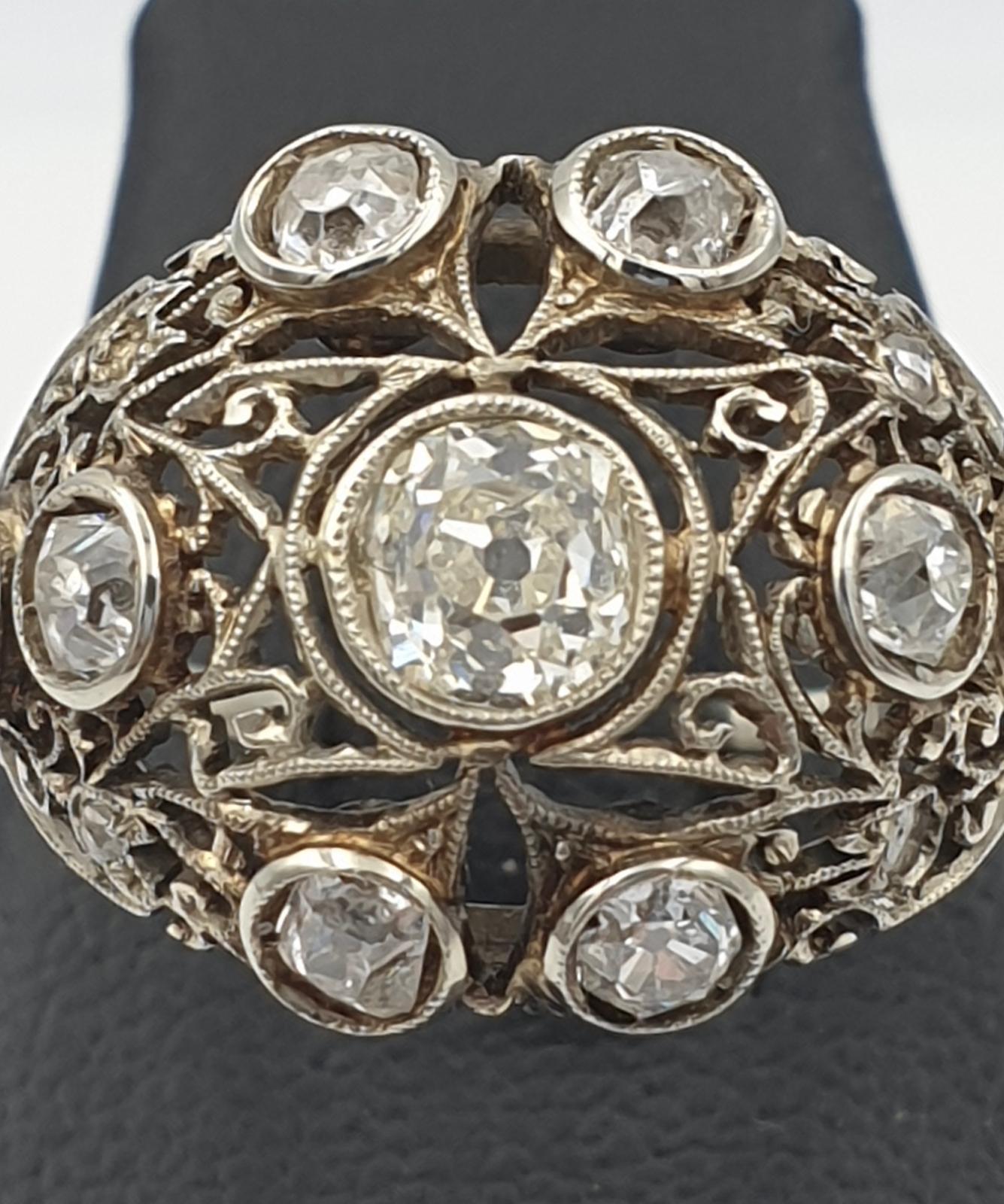 Women's Art Nouveau ring in 18k white gold with antique-cut diamonds 2.2 ct total For Sale