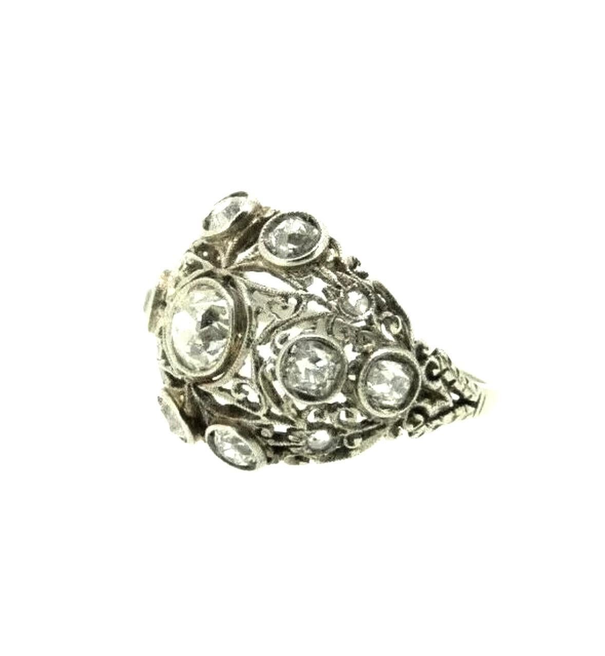 Art Nouveau ring in 18k white gold with antique-cut diamonds 2.2 ct total For Sale 1