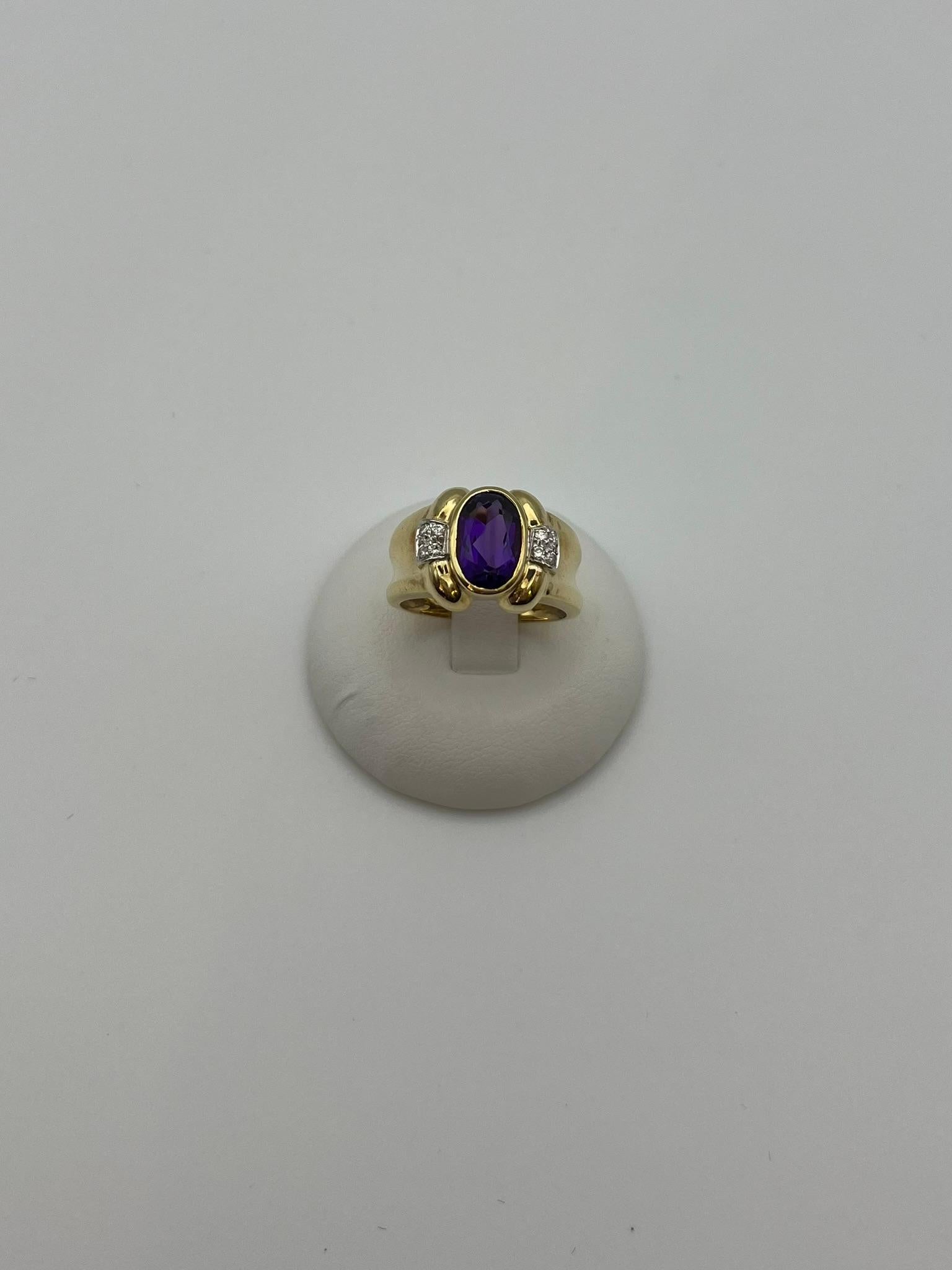 Anillo artesanal de oro con amatista y diamantes - Pieza única Moderno en venta