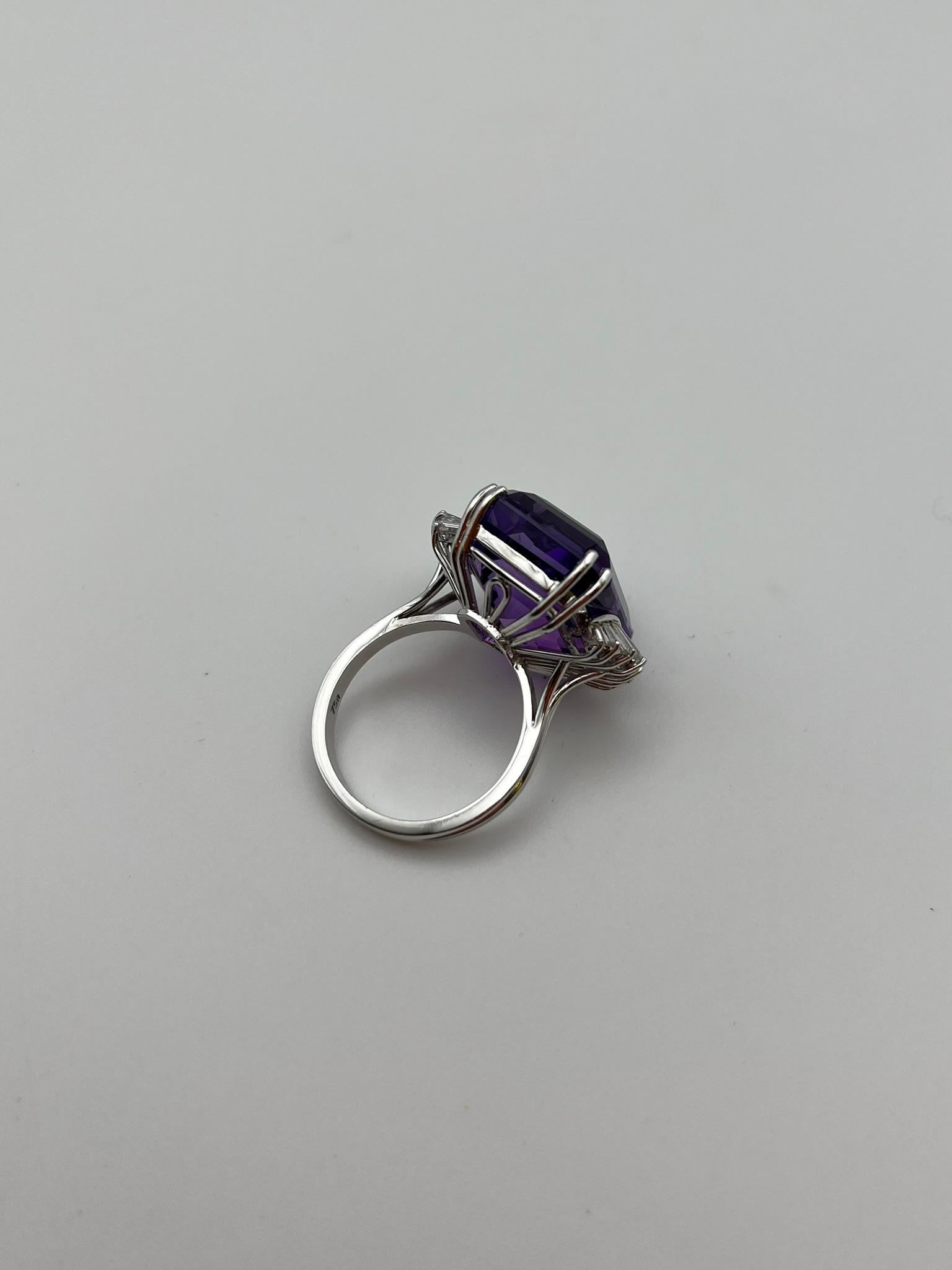 Bague en or blanc 18 carats faite à la main avec améthyste et diamants blancs en vente 2