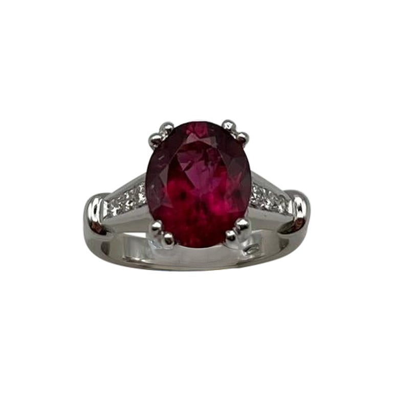 Handcrafted 18 kt. white gold ring with 3.93 ct. pink tourmaline and diamonds