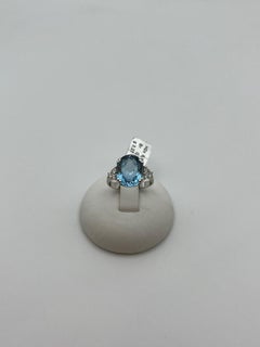 Anello artigianale in Oro bianco con Acquamarina 5.54 ct. e Brillanti 0.28 ct.