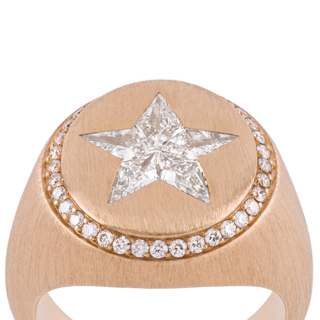 Anillo CASSIOPEA de oro rosa y diamantes ct 0,93, estrella de esmalte rojo en el interior Contemporáneo en venta