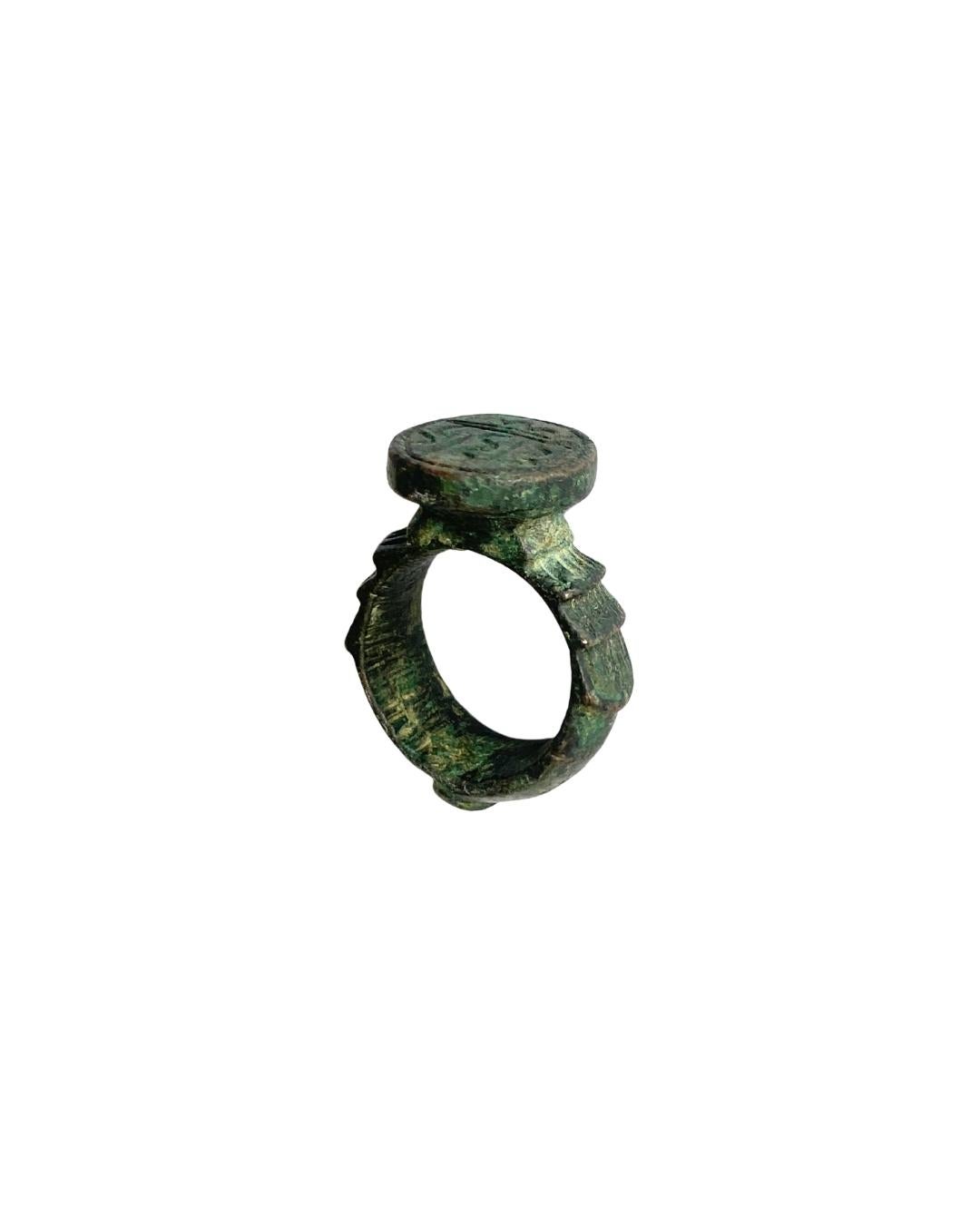 Antique Bronze Chevalier Ring In Excellent Condition In Roma, RM