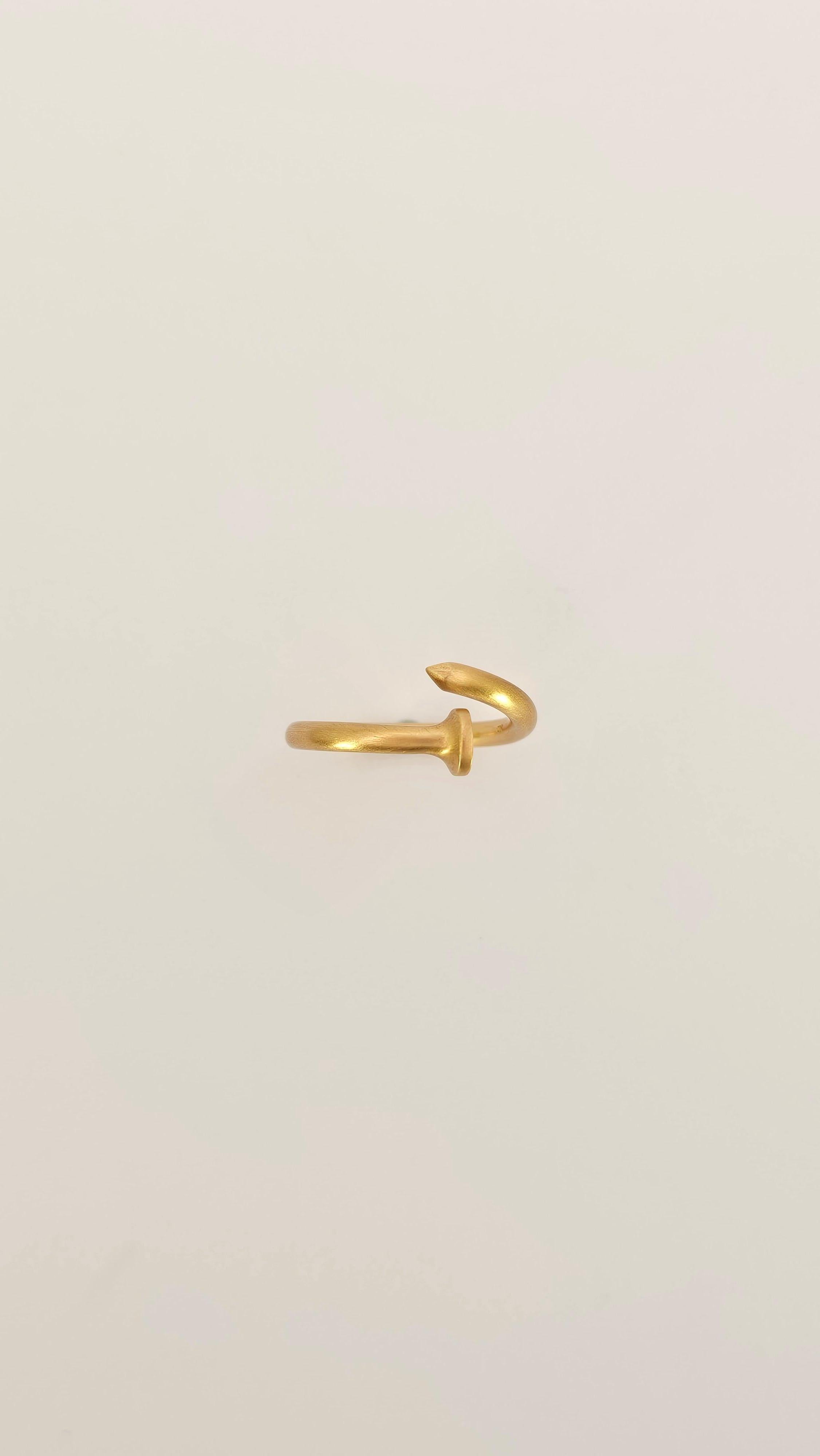 Contemporary Anello Chiodo in Oro Rosa Satinato For Sale
