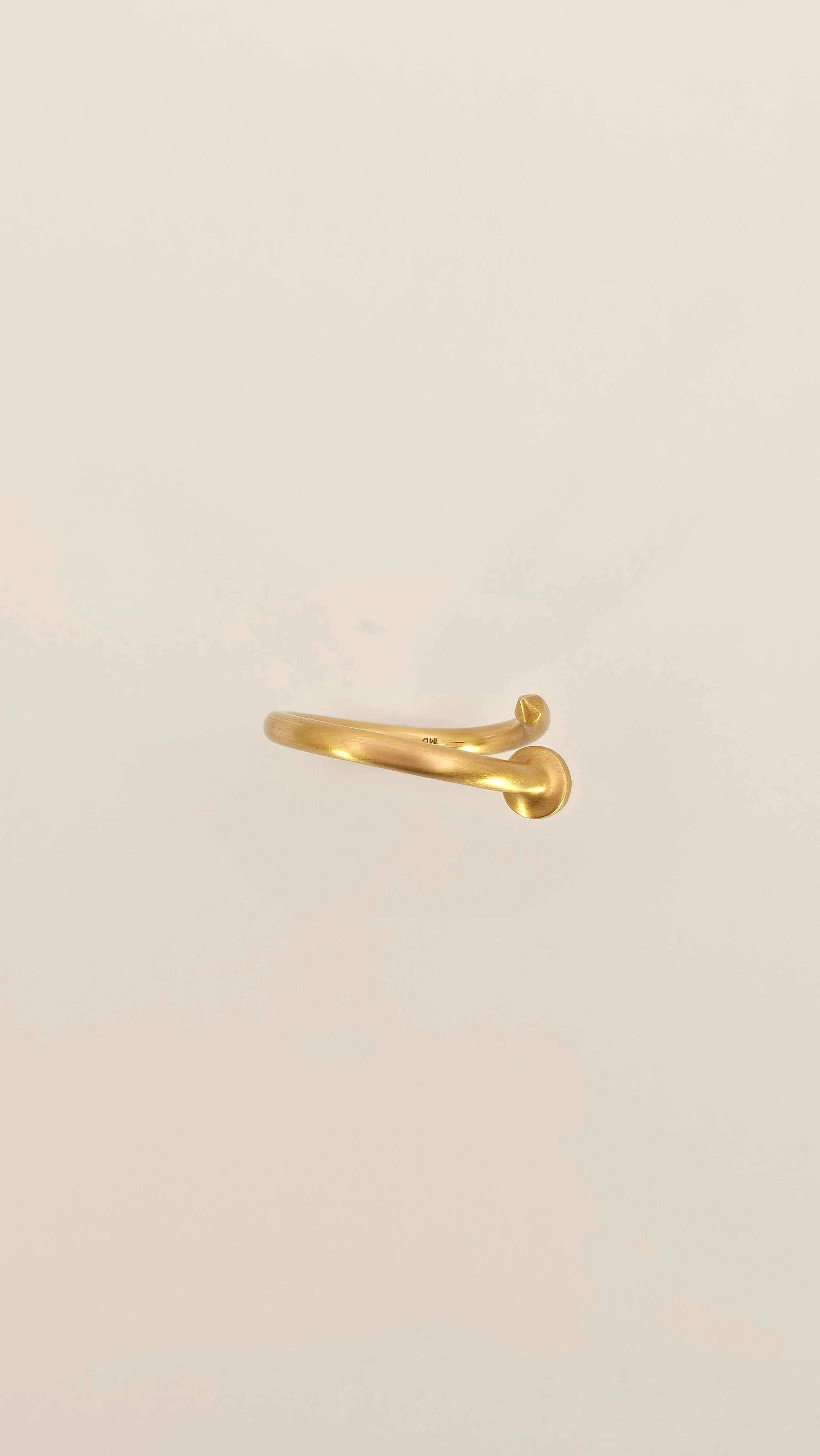 Women's or Men's Anello Chiodo in Oro Rosa Satinato For Sale
