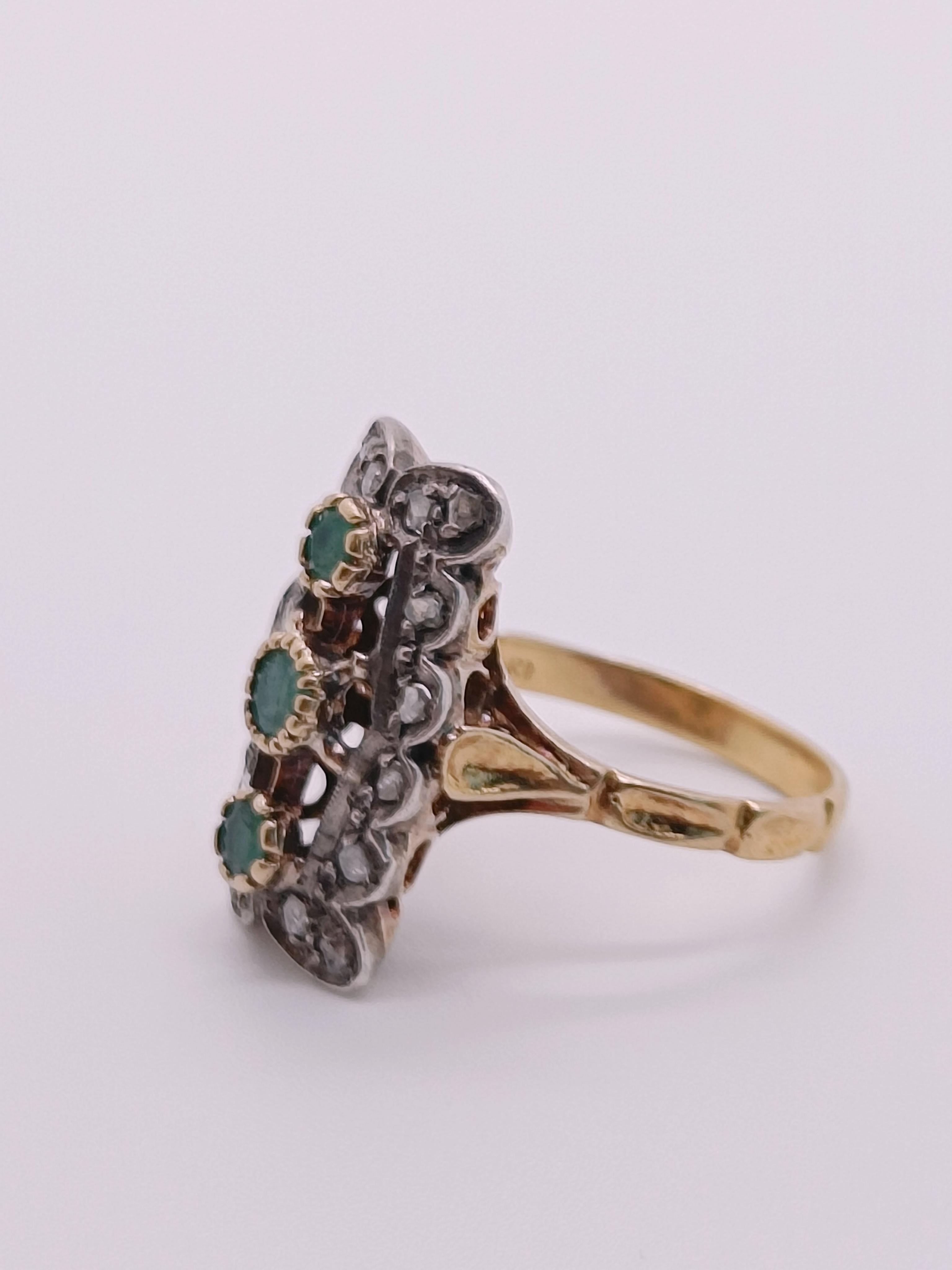 Women's or Men's Original antique cocktail ring with emeralds and diamonds in gold For Sale
