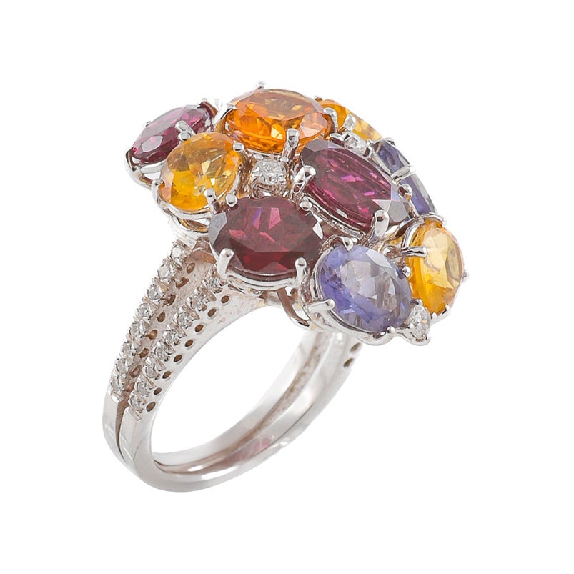 Bague de cocktail avec diamants, tourmalines multicolores et quartz. en vente
