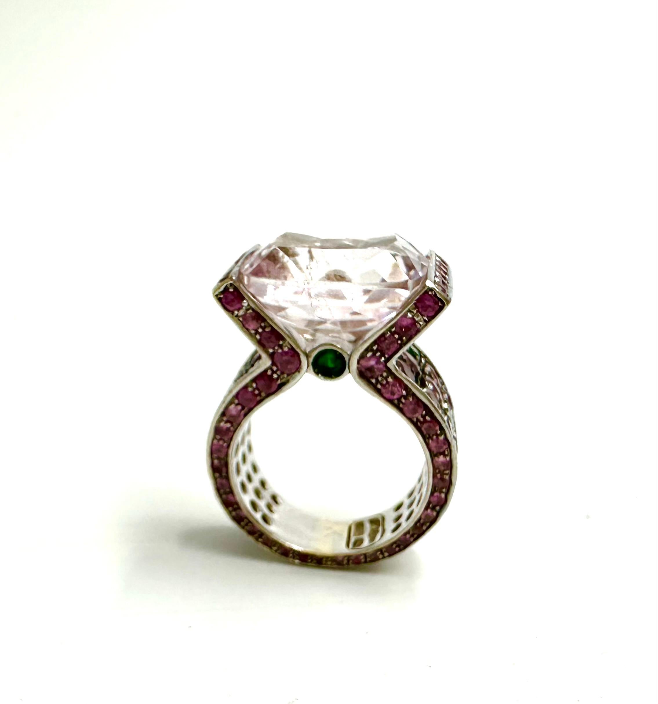Women's or Men's Cocktail ring with kunzite and tsavorites, by Paolo Piovan For Sale