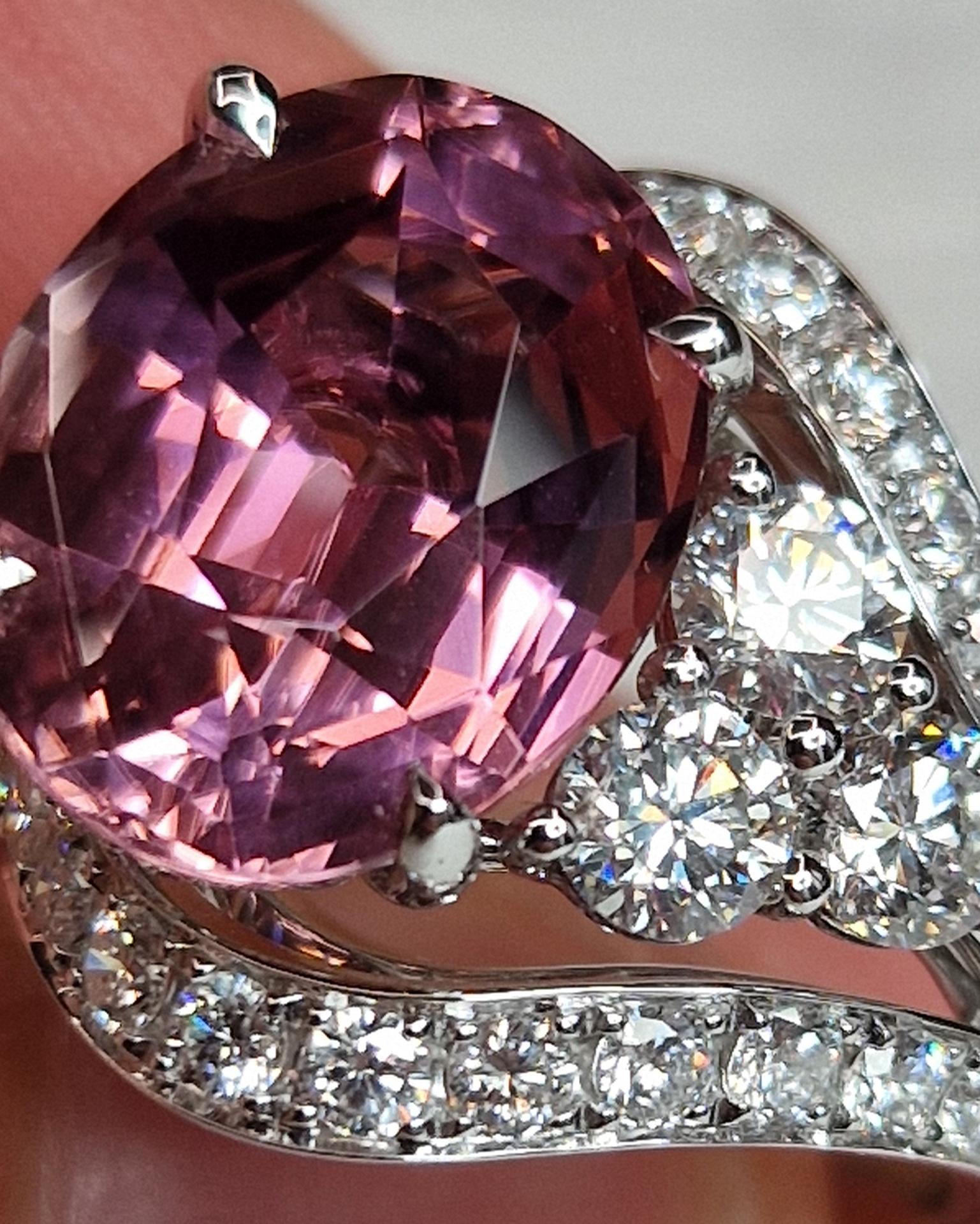 Modern Cocktail ring with Pink Tourmaline For Sale