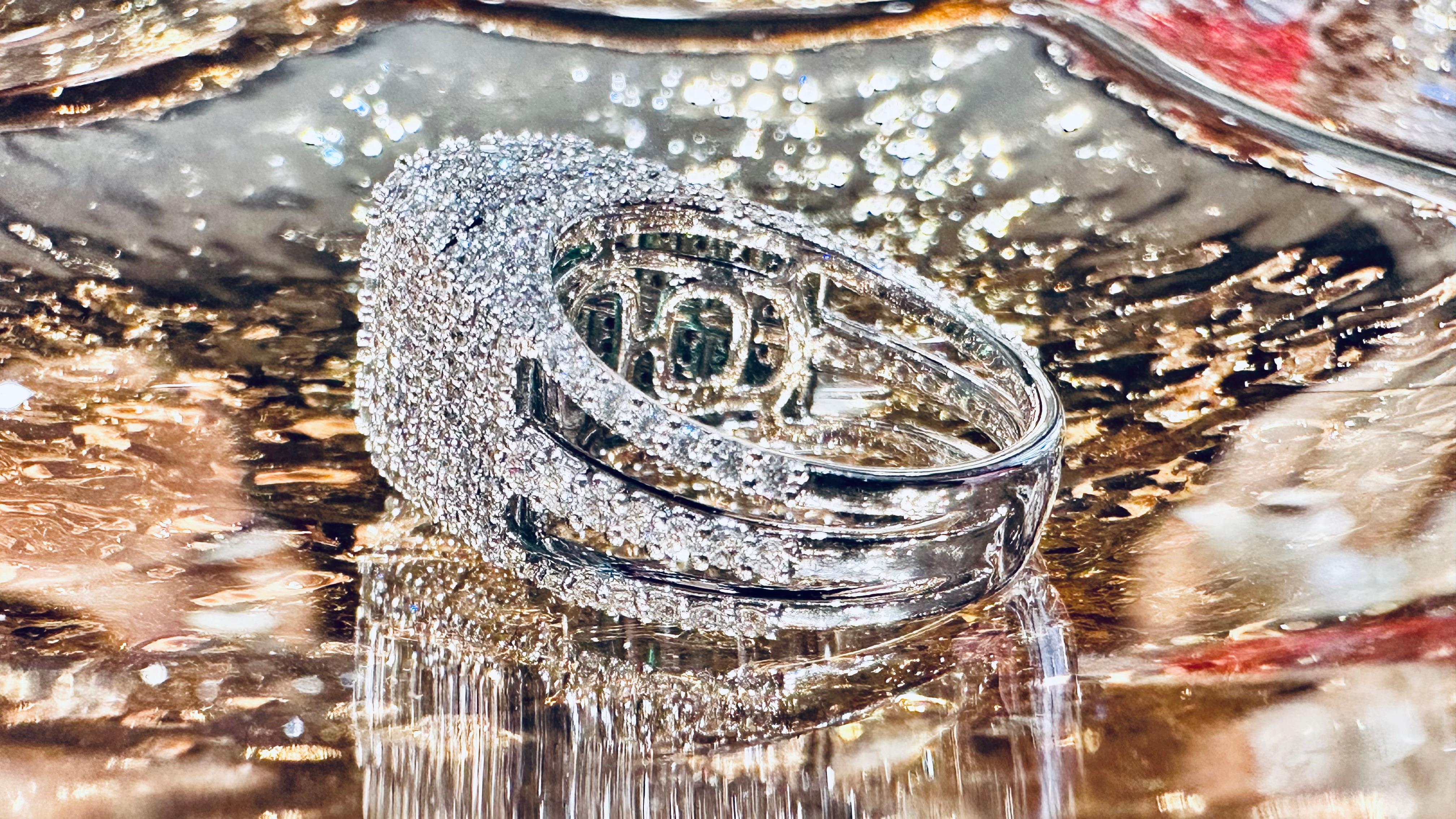 Anello Cocktail Smeraldo Colombiano e Diamanti L’Artigianato Italiano di Lusso in vendita 7