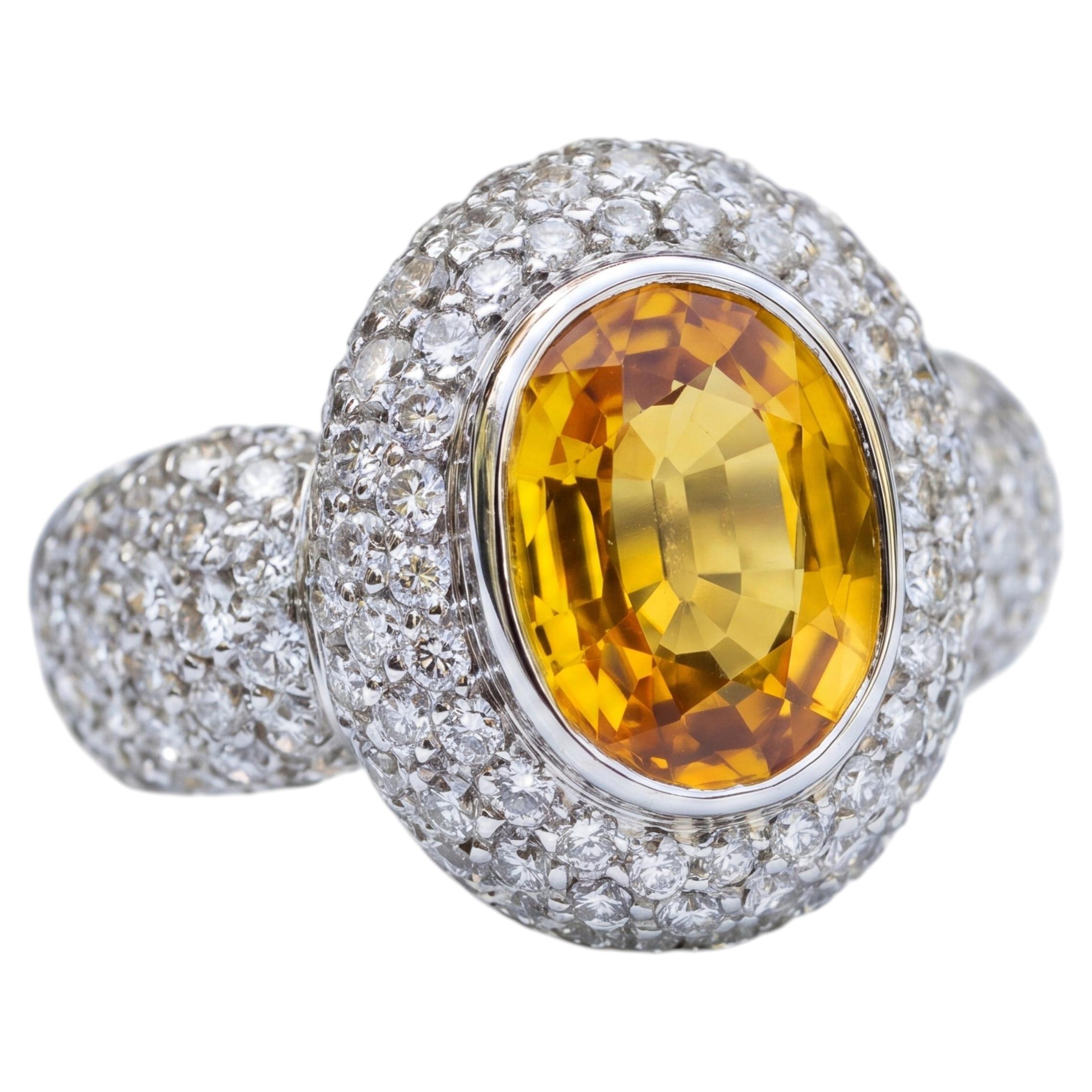 Bague Cocktail en saphir jaune et diamants, en or blanc 18 carats