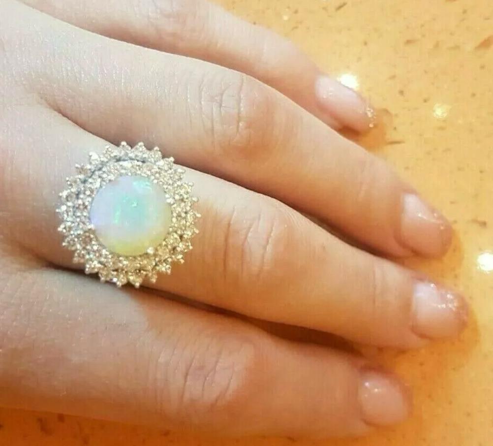 Cocktali-Ring mit Diamanten und Edelopal 3,16 Karat im Angebot 2