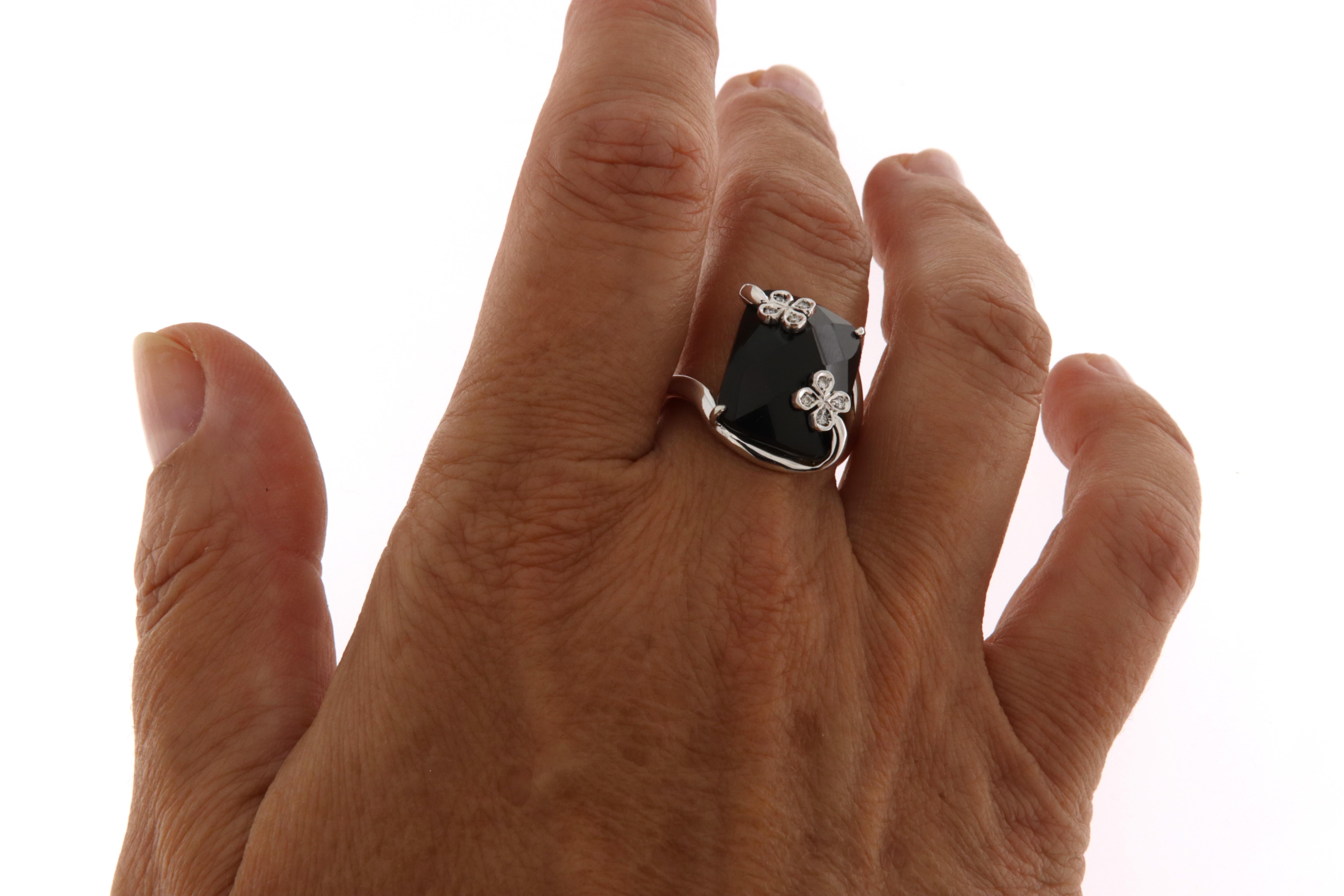 Artisan White gold coktail ring with faceted rectangular onyx and diamonds For Sale