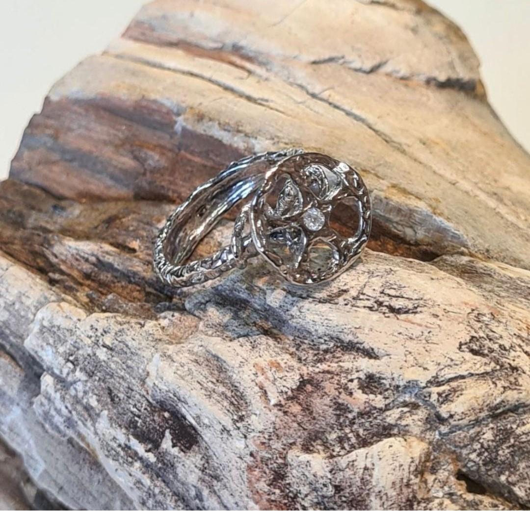 Anello collezione Disco Traforato preistorico For Sale 1