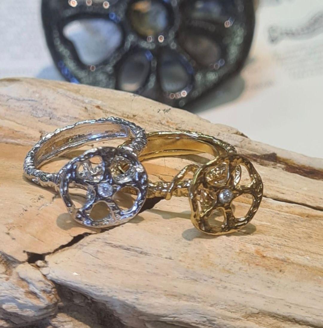 Anello collezione Disco Traforato preistorico For Sale 4