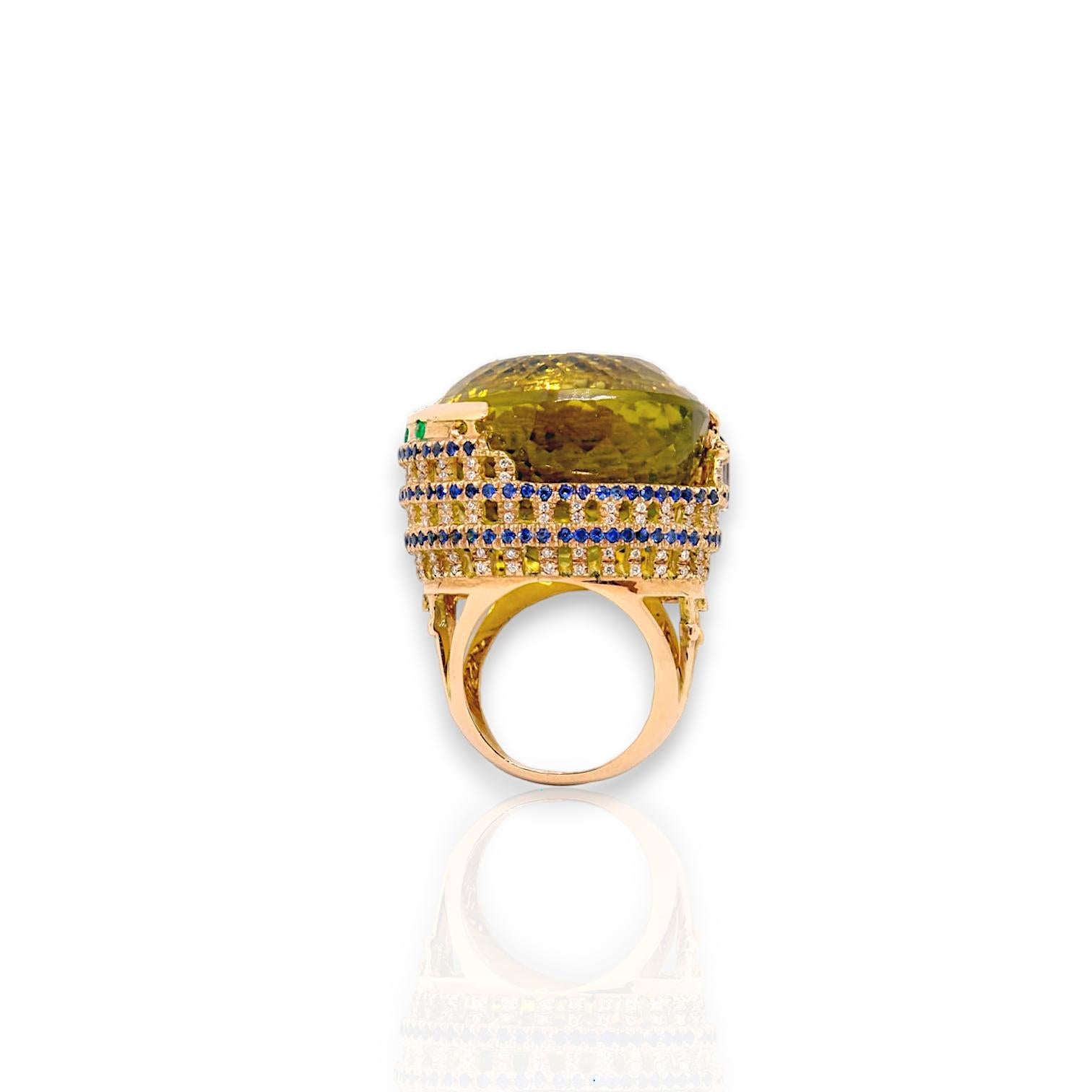 Taille briolette Bague Colosseo en or rose 18 carats avec 76,52 ct de quartz citron en vente