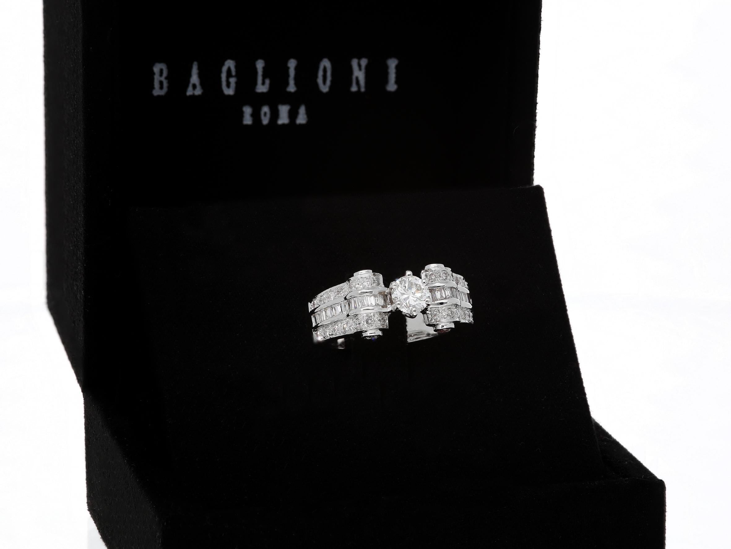 Solitaire Diamond Ring ct 0.35 and Baguette Diamond ct 0.54 in 18kt Gold In New Condition For Sale In Rome, IT