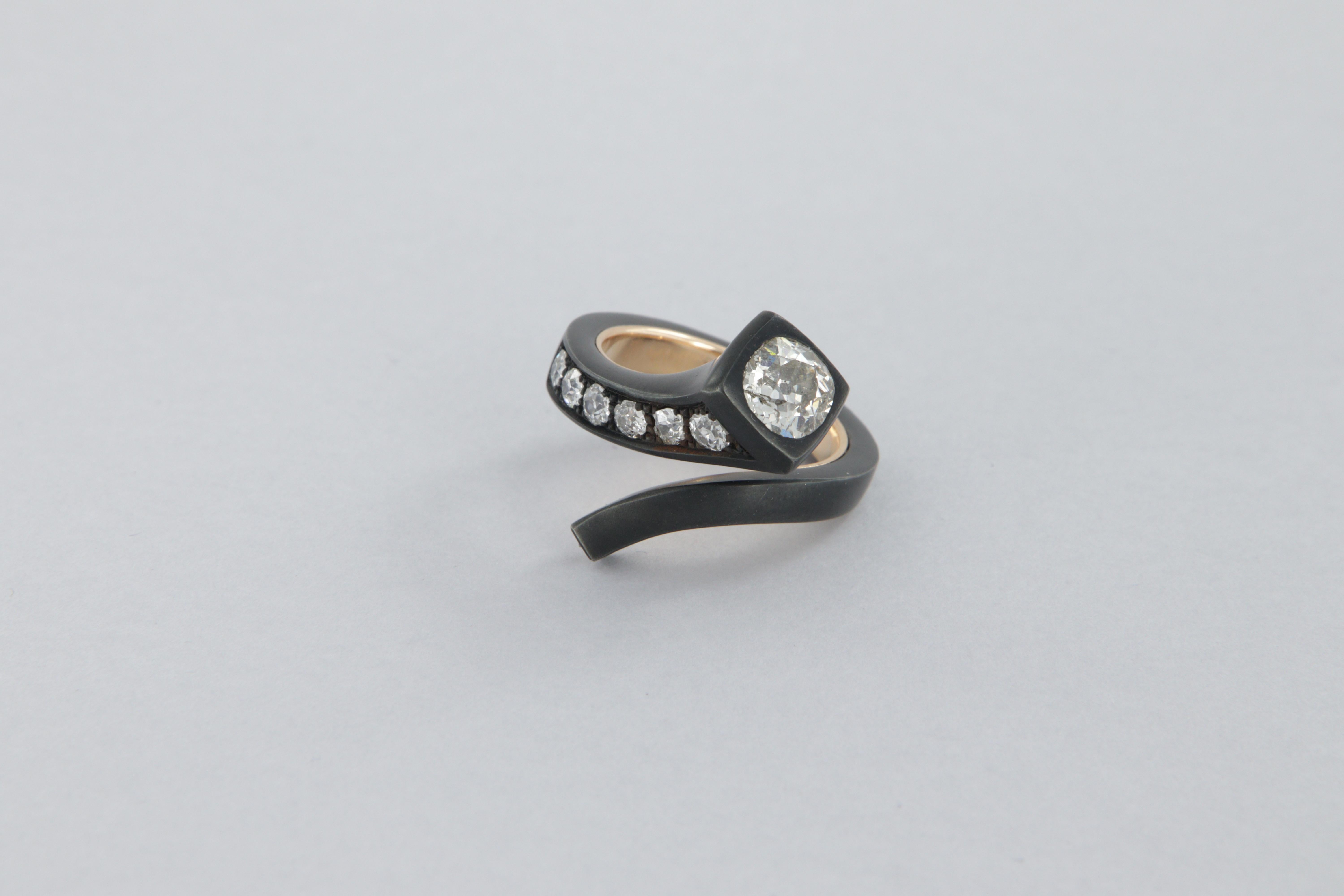Tosti anello a chiodo con diamanti taglio antico carati 1.85 in ferro e oro  In New Condition For Sale In Perugia, IT