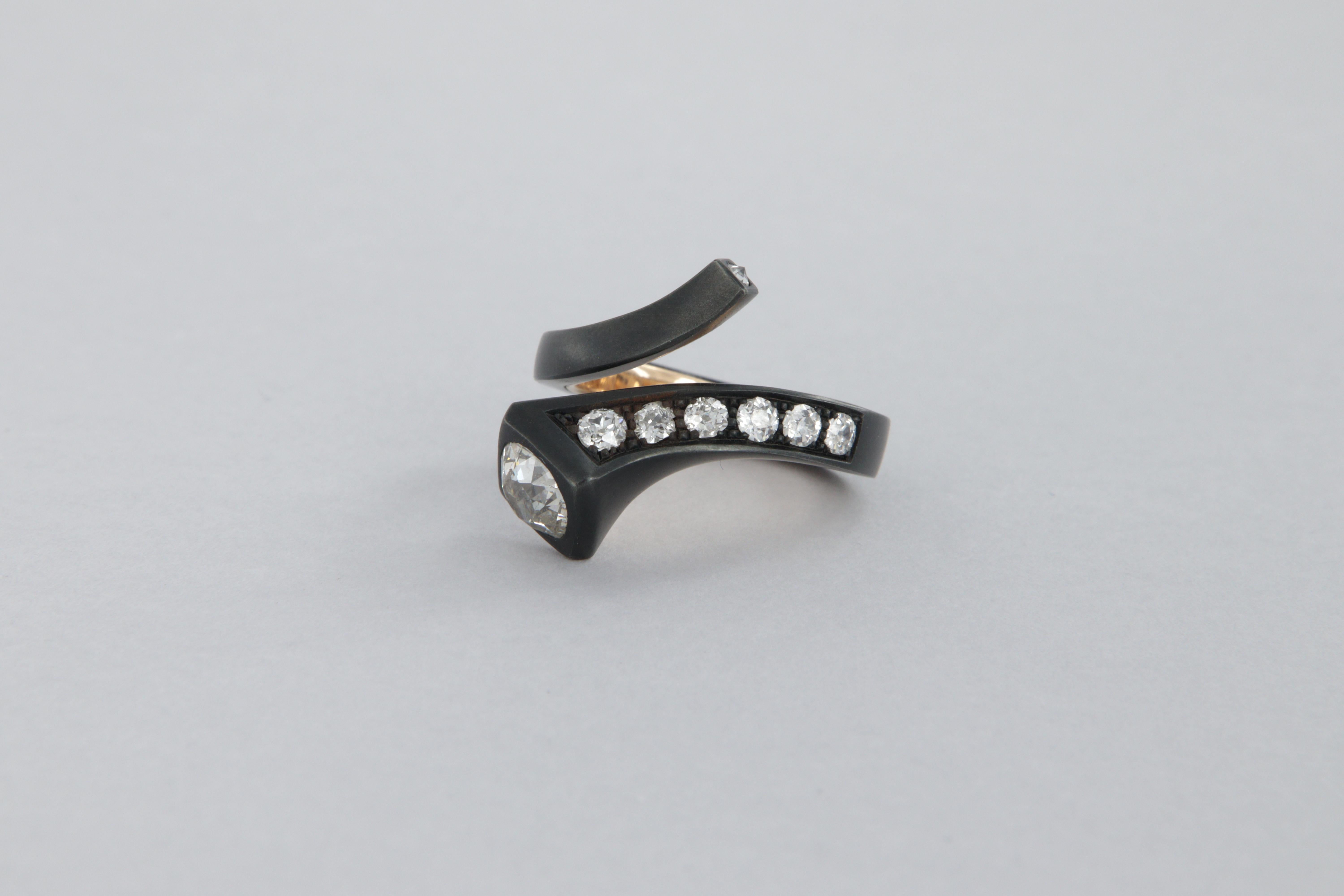 Boucle d'oreille avec diamants taille ancienne carat 1,85 en fer et or Pour femmes en vente