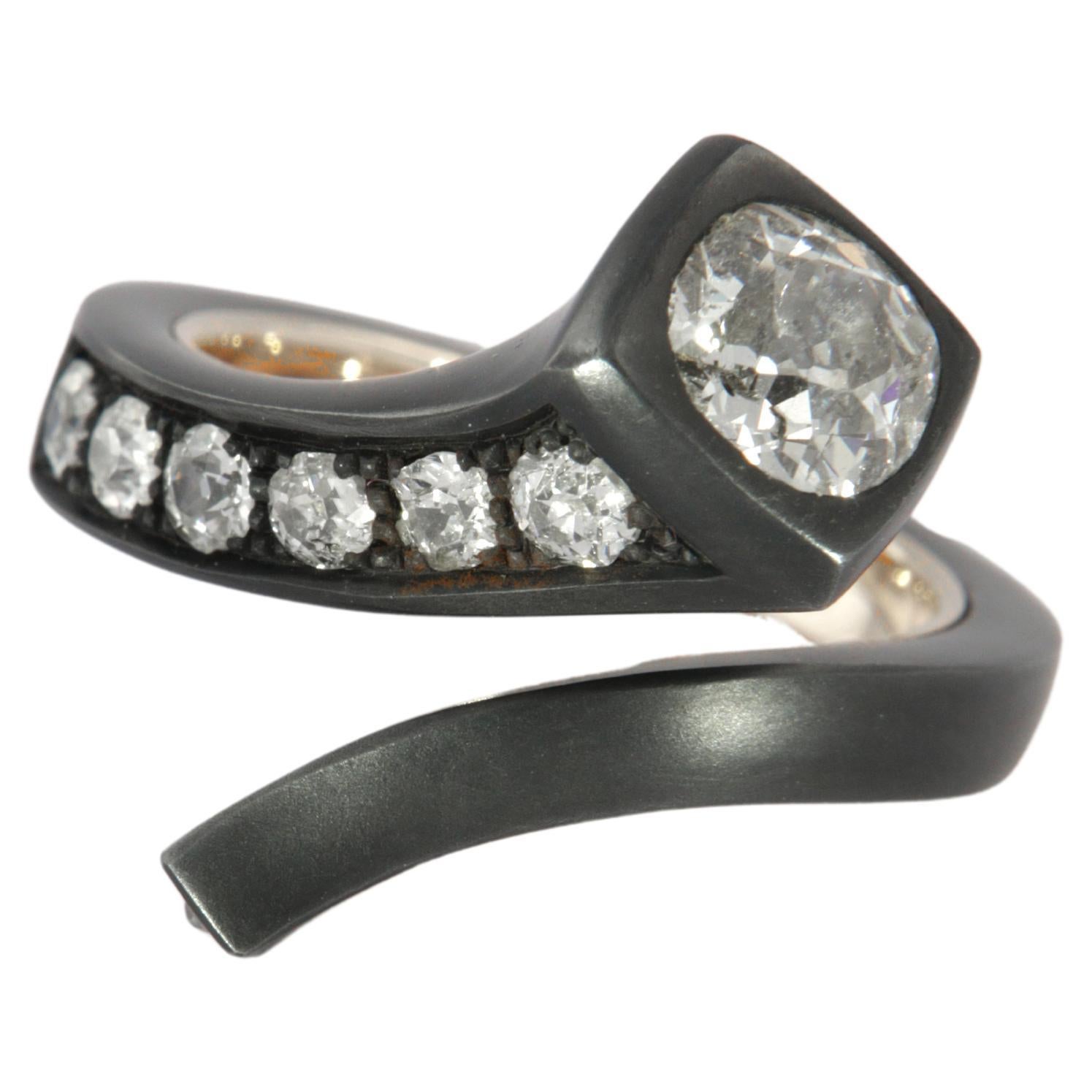 Tosti anello a chiodo con diamanti taglio antico carati 1.85 in ferro e oro  For Sale