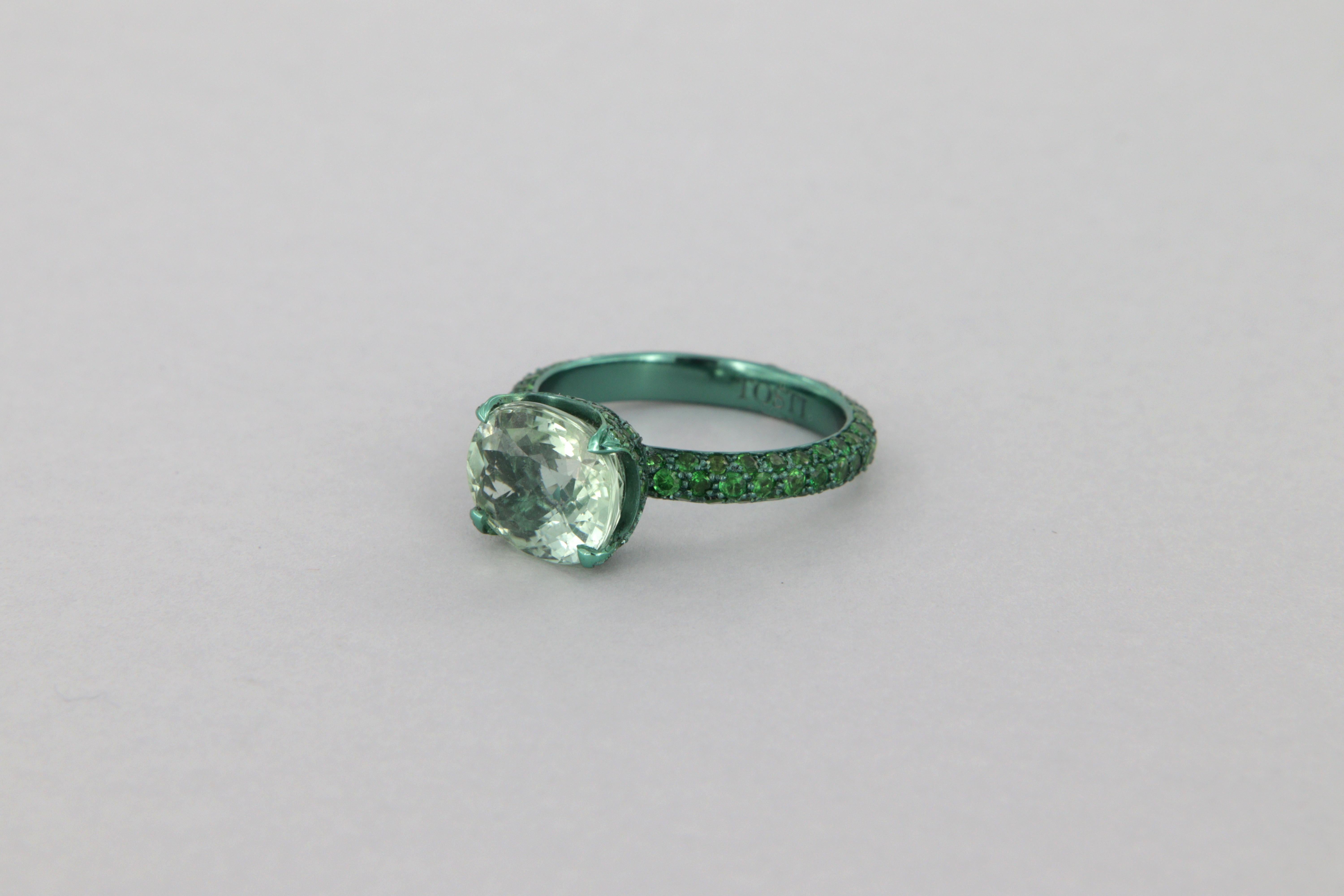 Oval Cut Tosti anello con tsavoriti e tormalina verde carati 3.61 in titanio