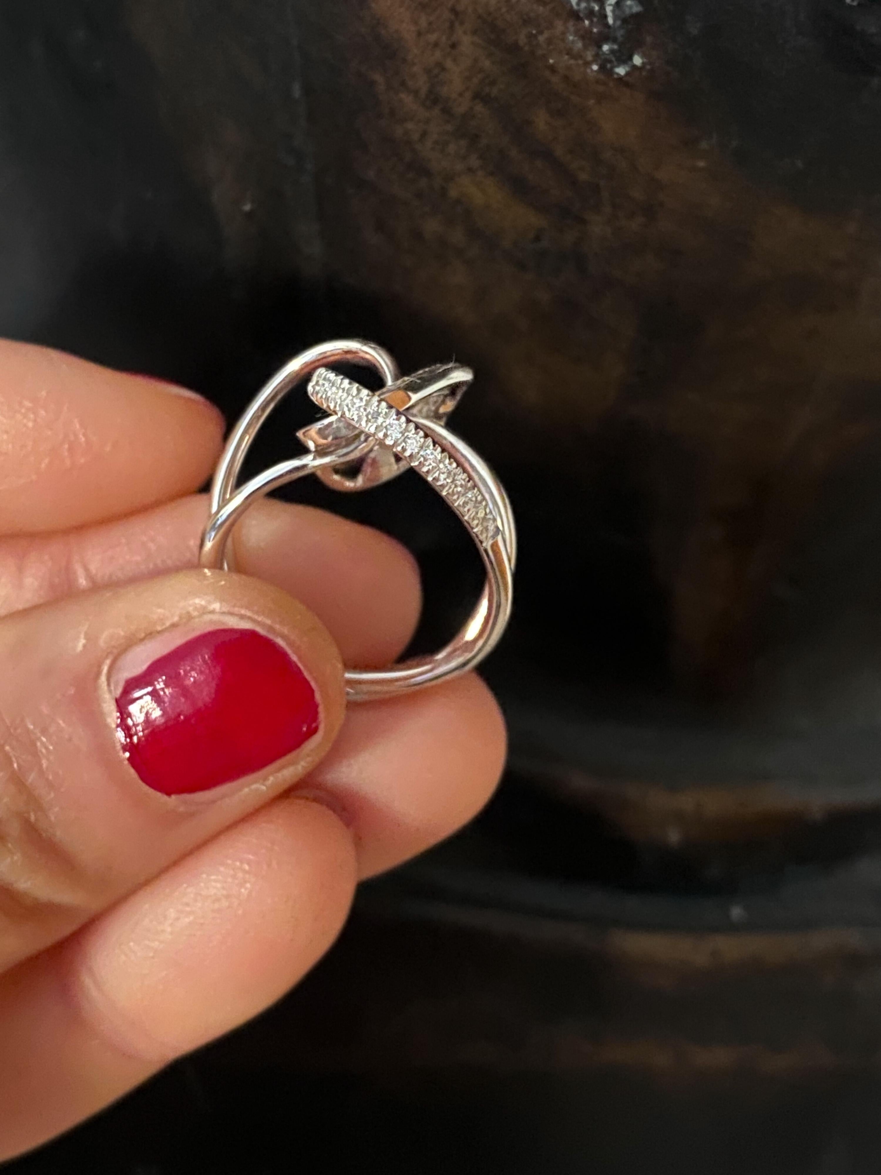 Heart Ring 18Kt Gold and White Diamonds For Sale 5