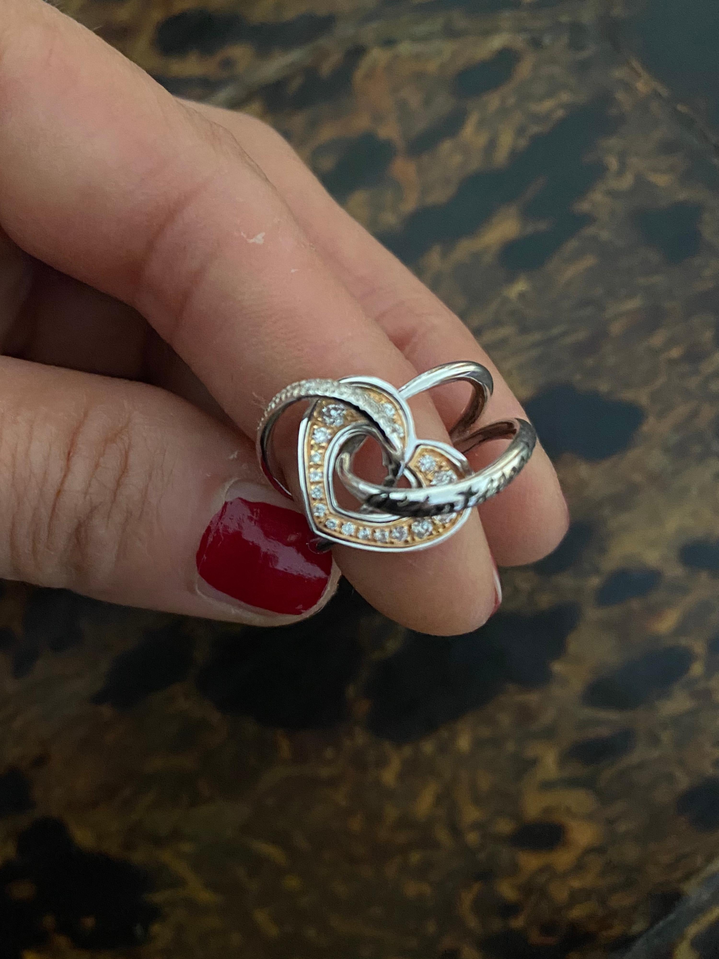 Heart Ring 18Kt Gold and White Diamonds For Sale 3