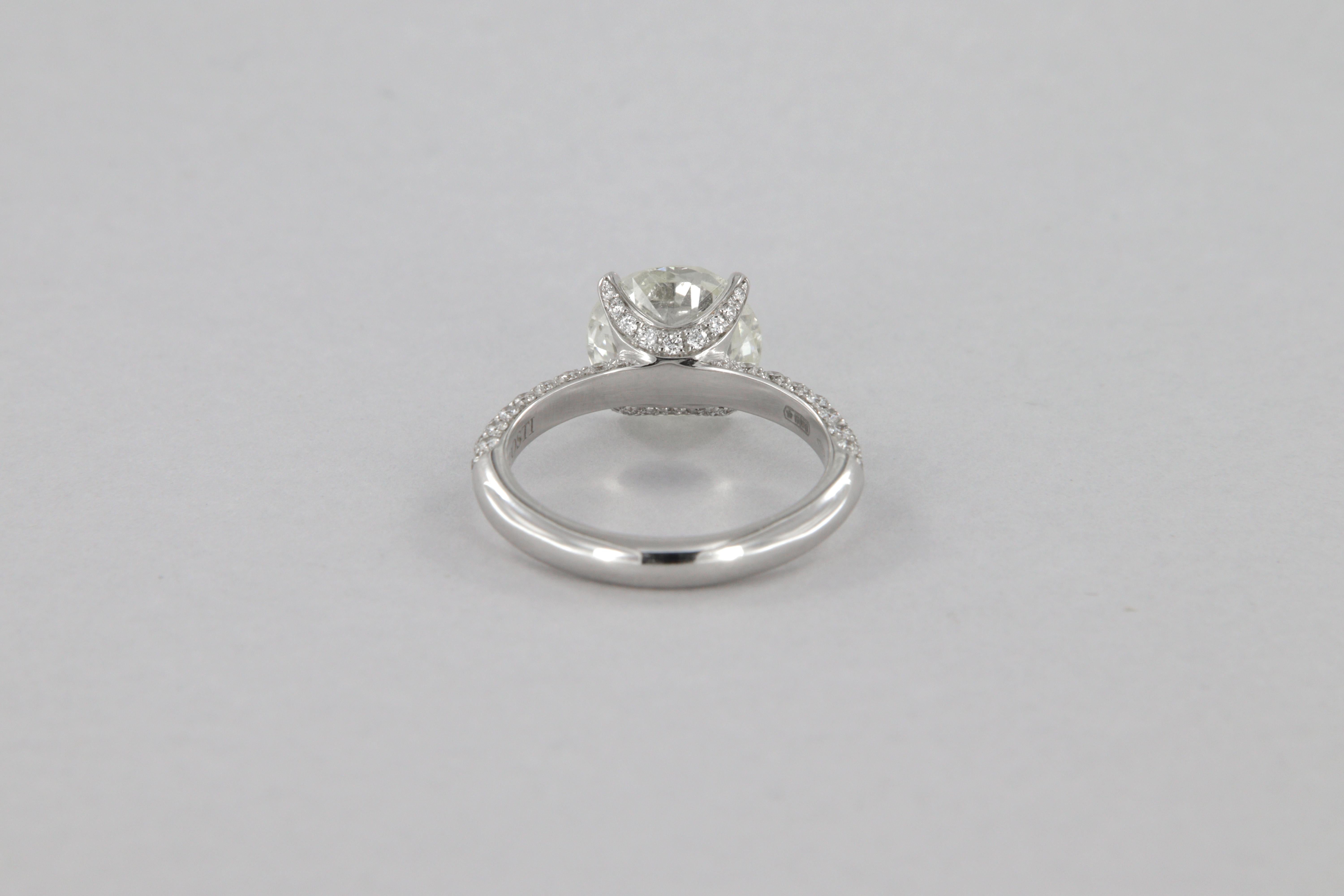 Women's Engagement ring with 3.07-carat antique-cut diamond GIA For Sale