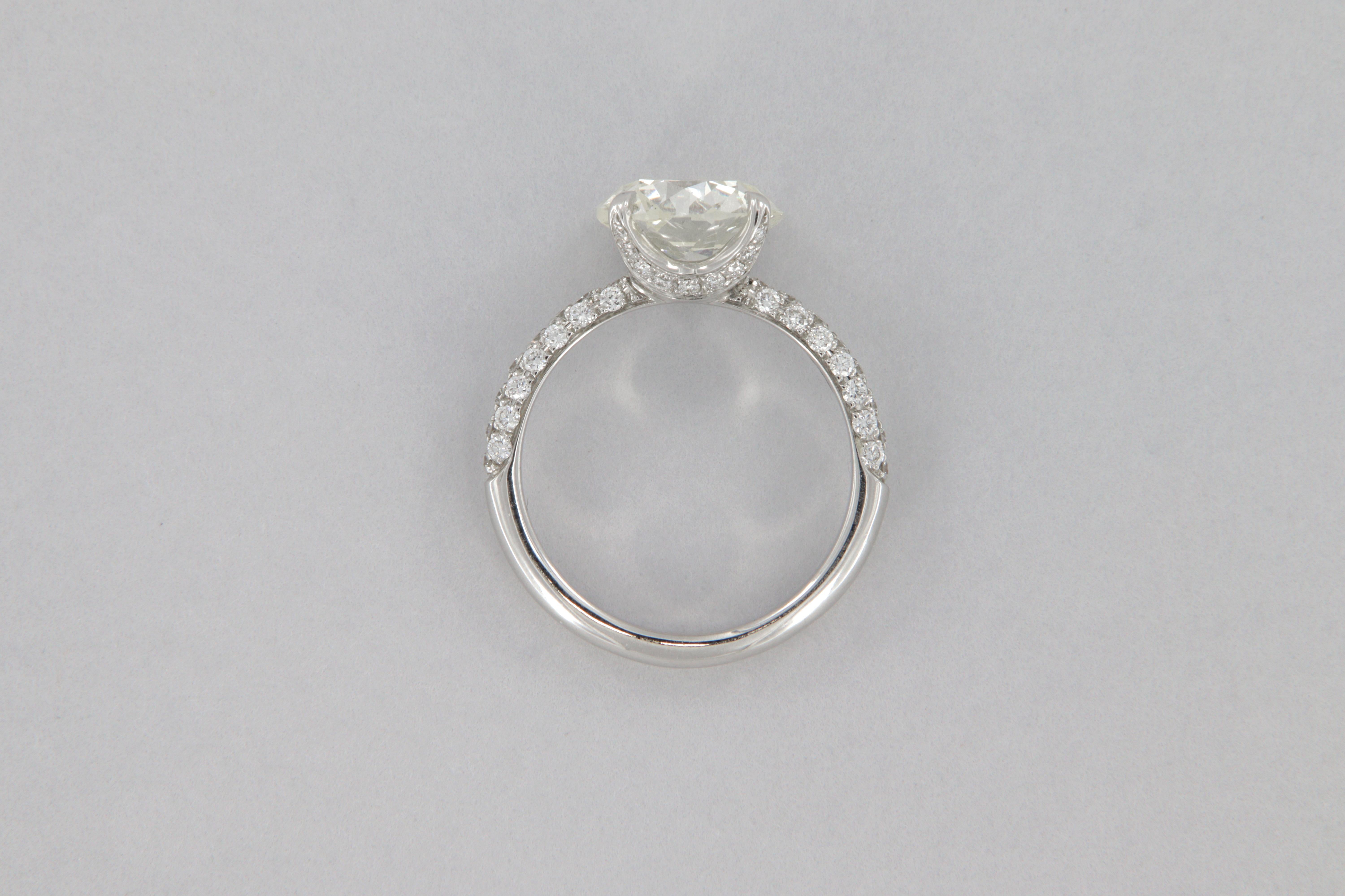 Engagement ring with 3.07-carat antique-cut diamond GIA For Sale 1