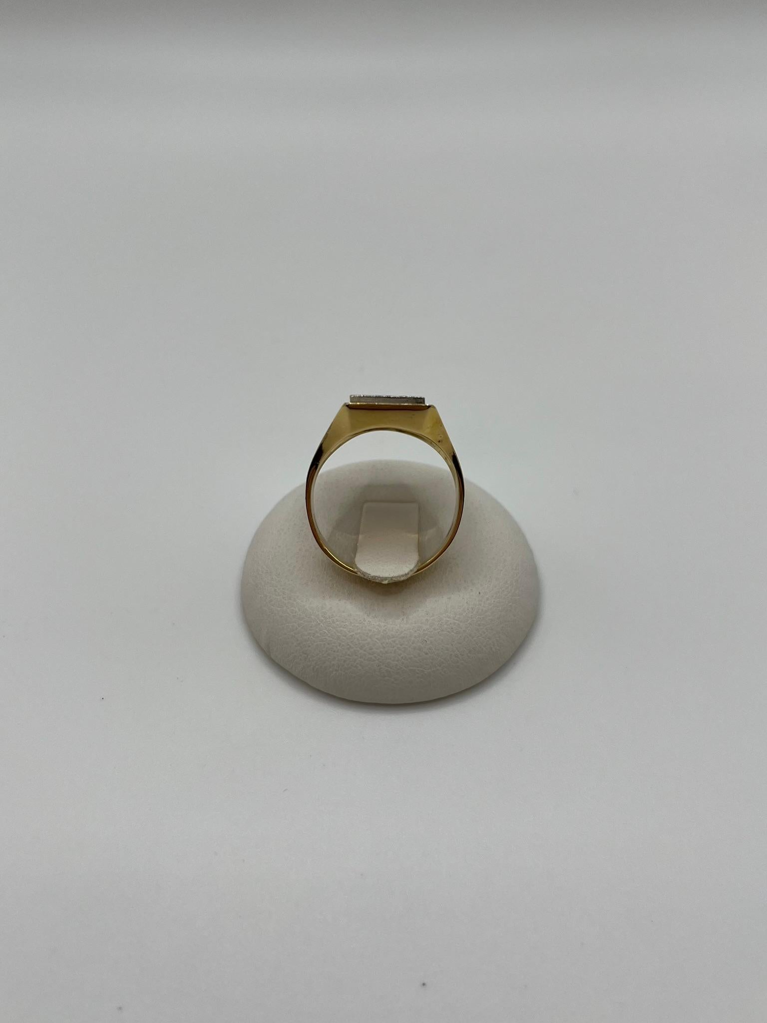 Bague pour homme en or jaune 18 carats avec plaque en or blanc et diamant Excellent état - En vente à Abano Terme, IT