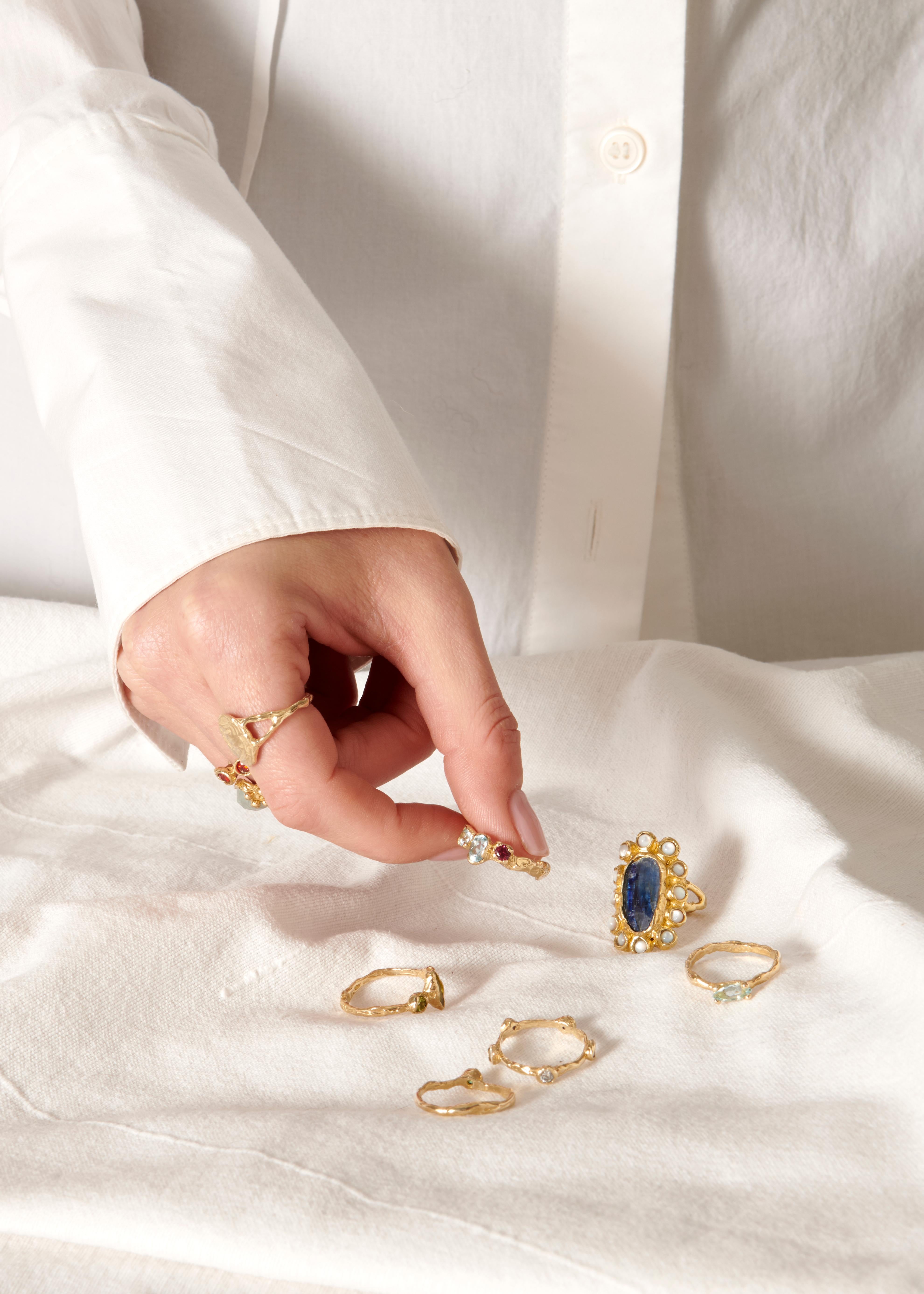 Taille brillant Bague de fiançailles moderne en diamant en vente