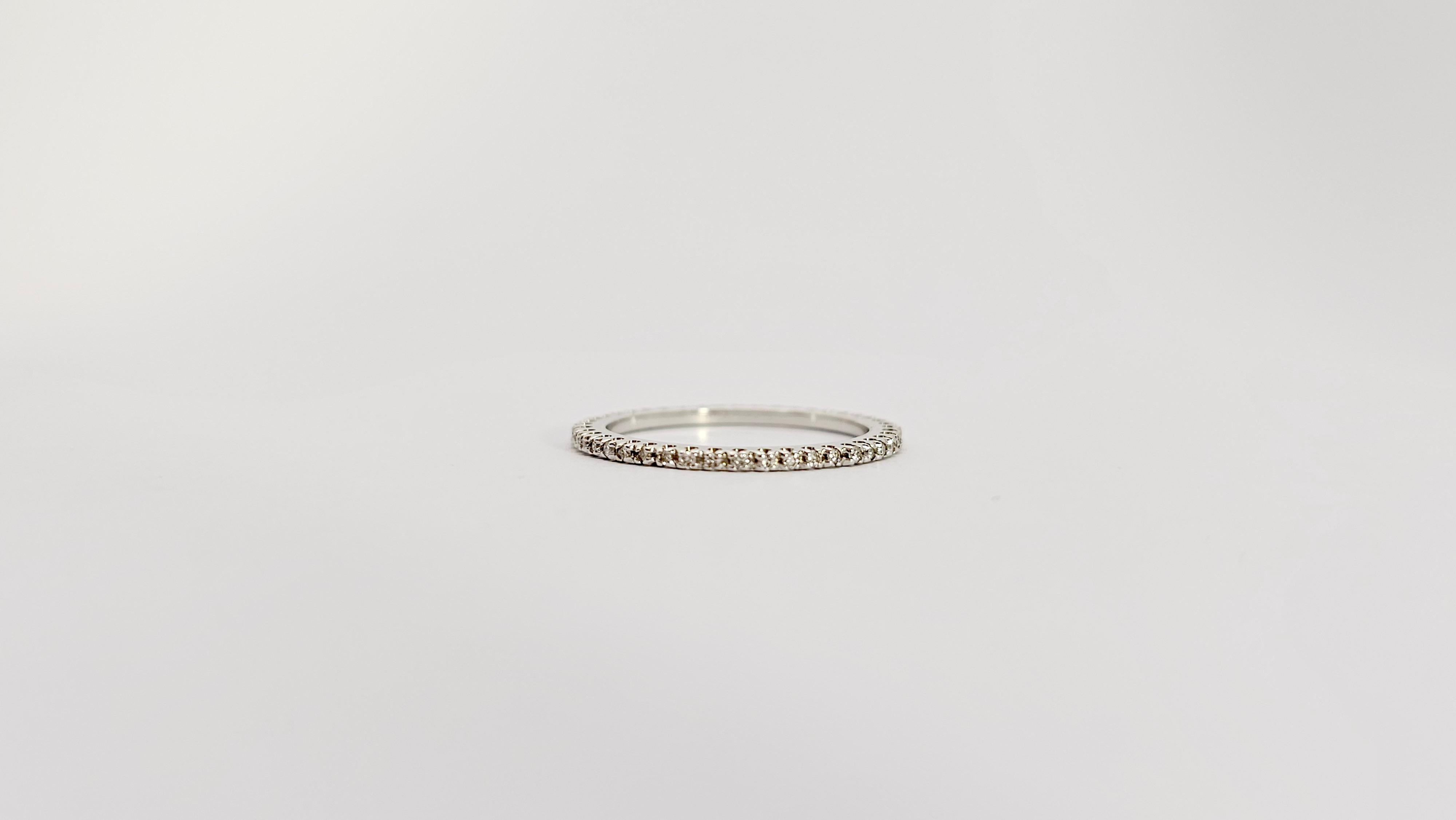 Eternelle Ring in White Gold and Diamonds In New Condition For Sale In Cattolica, IT