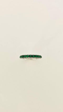Eternelle Ring in White Gold and Emeralds