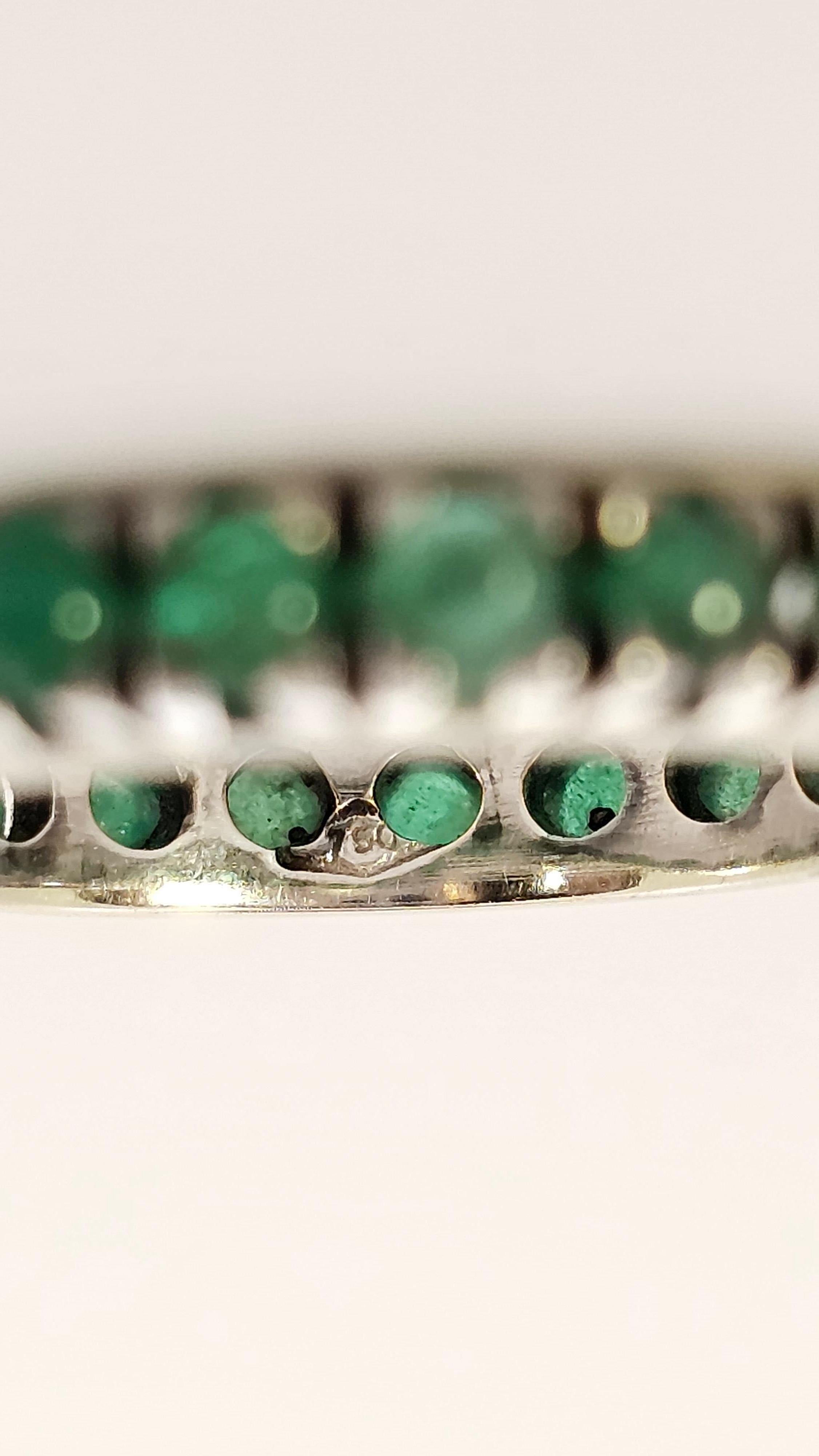 Anello Eternelle in Oro Bianco e Smeraldi Unisexe en vente