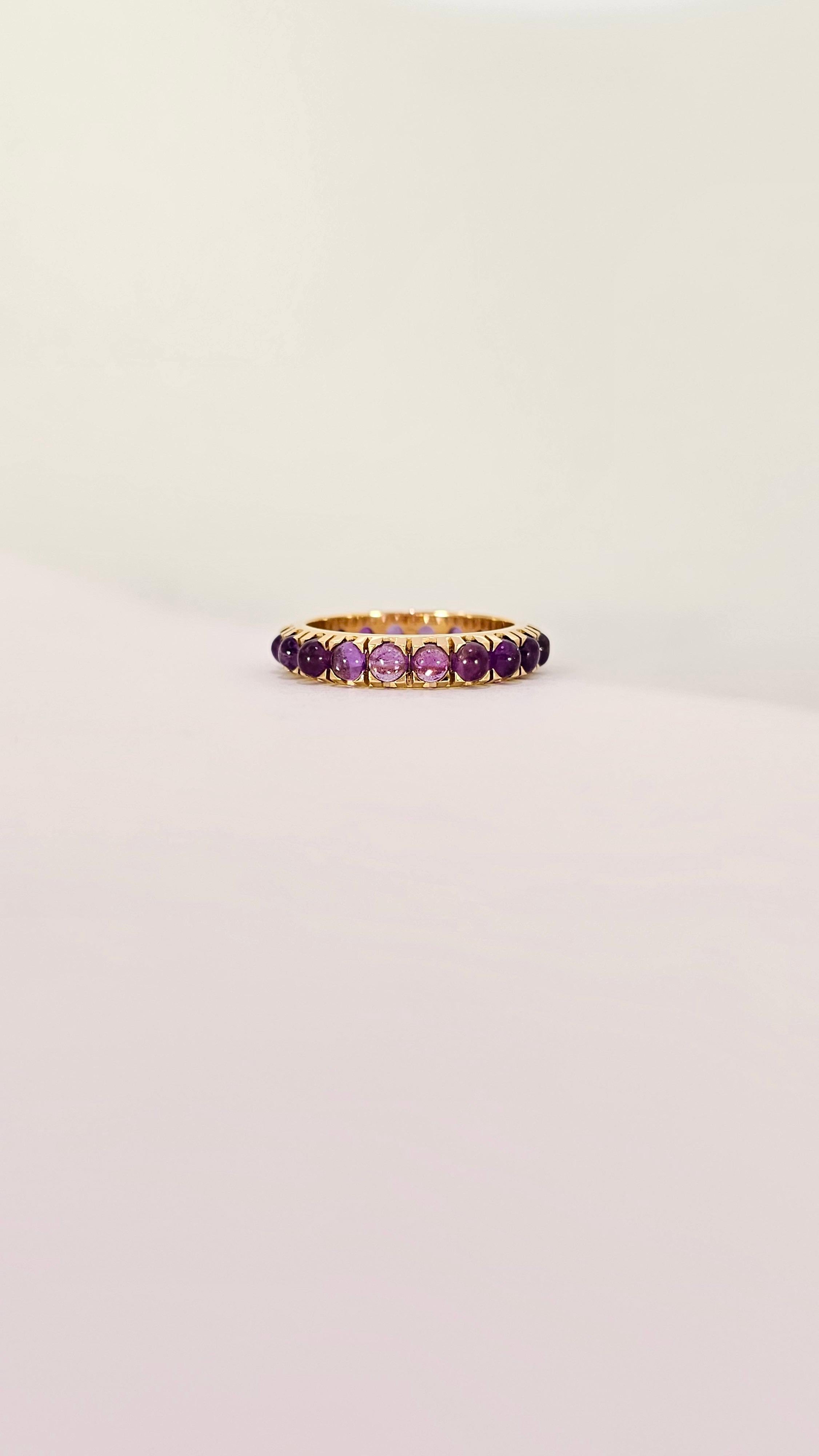 Contemporaneo Anello Eternelle in Oro Giallo e Ametista Cabochon in vendita