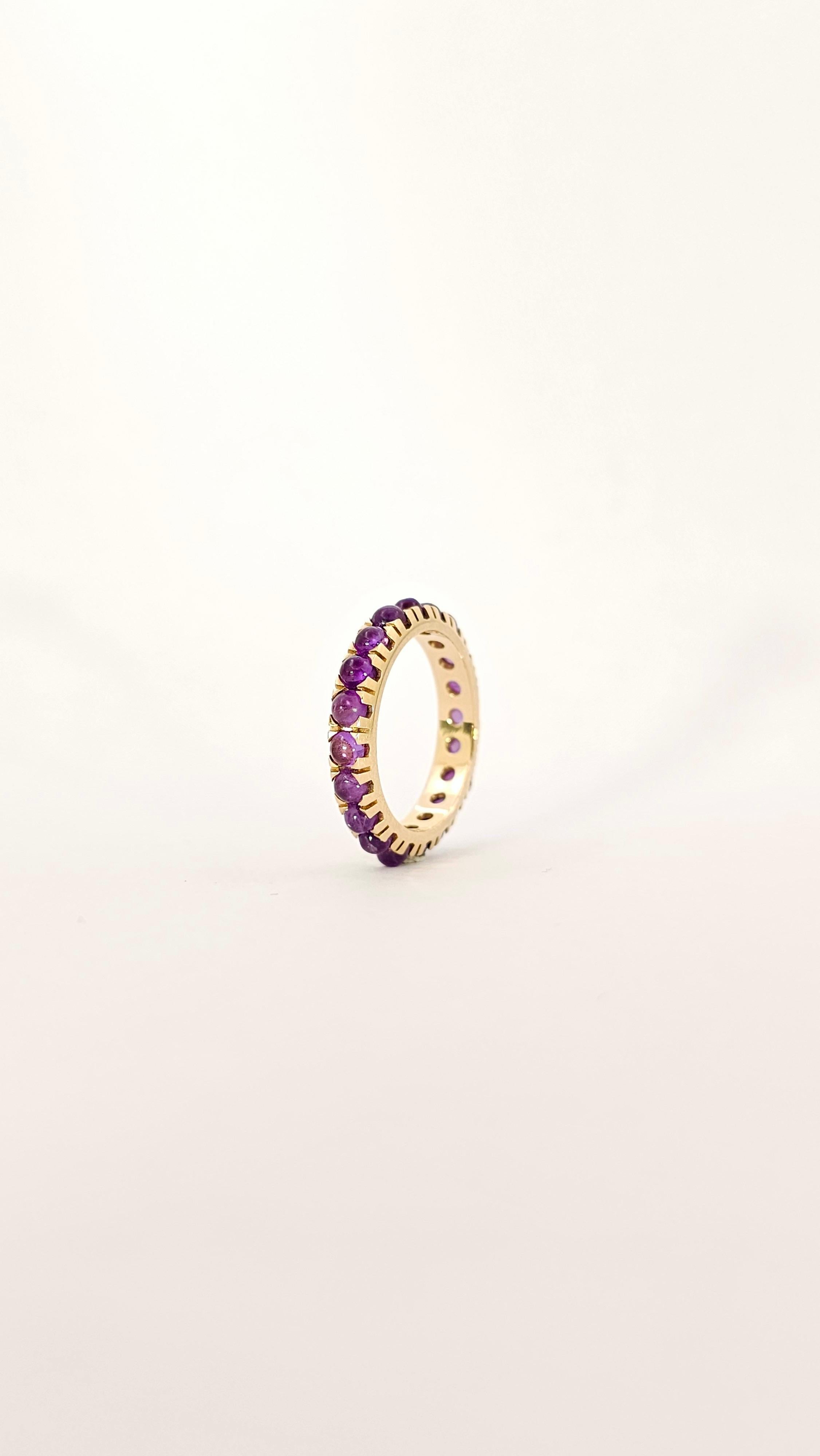 da uomo o donna Anello Eternelle in Oro Giallo e Ametista Cabochon in vendita