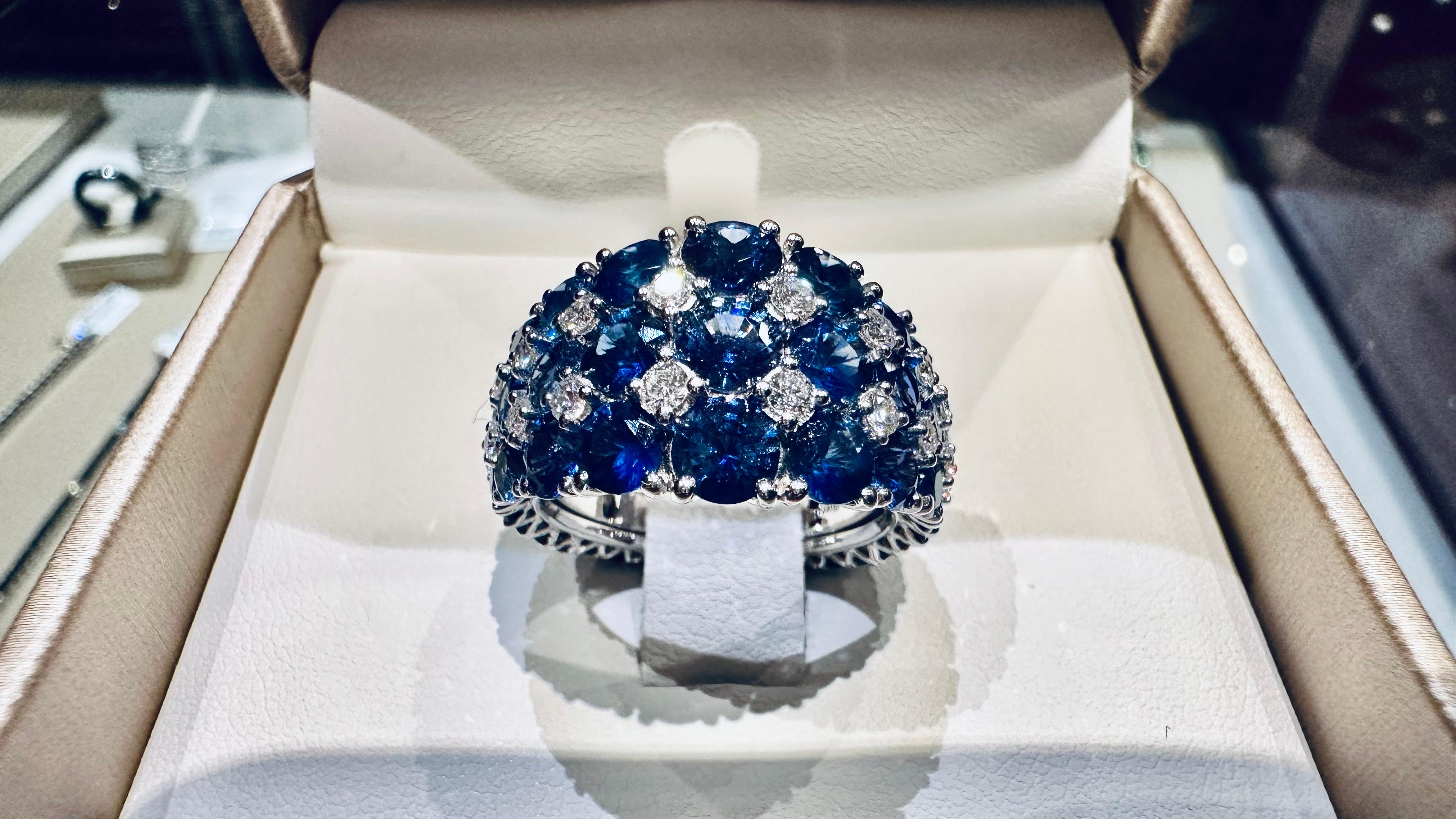 Taille brillant Bague en or 18kt avec saphirs naturels de 7,97ct  Diamants 0,70ct en vente