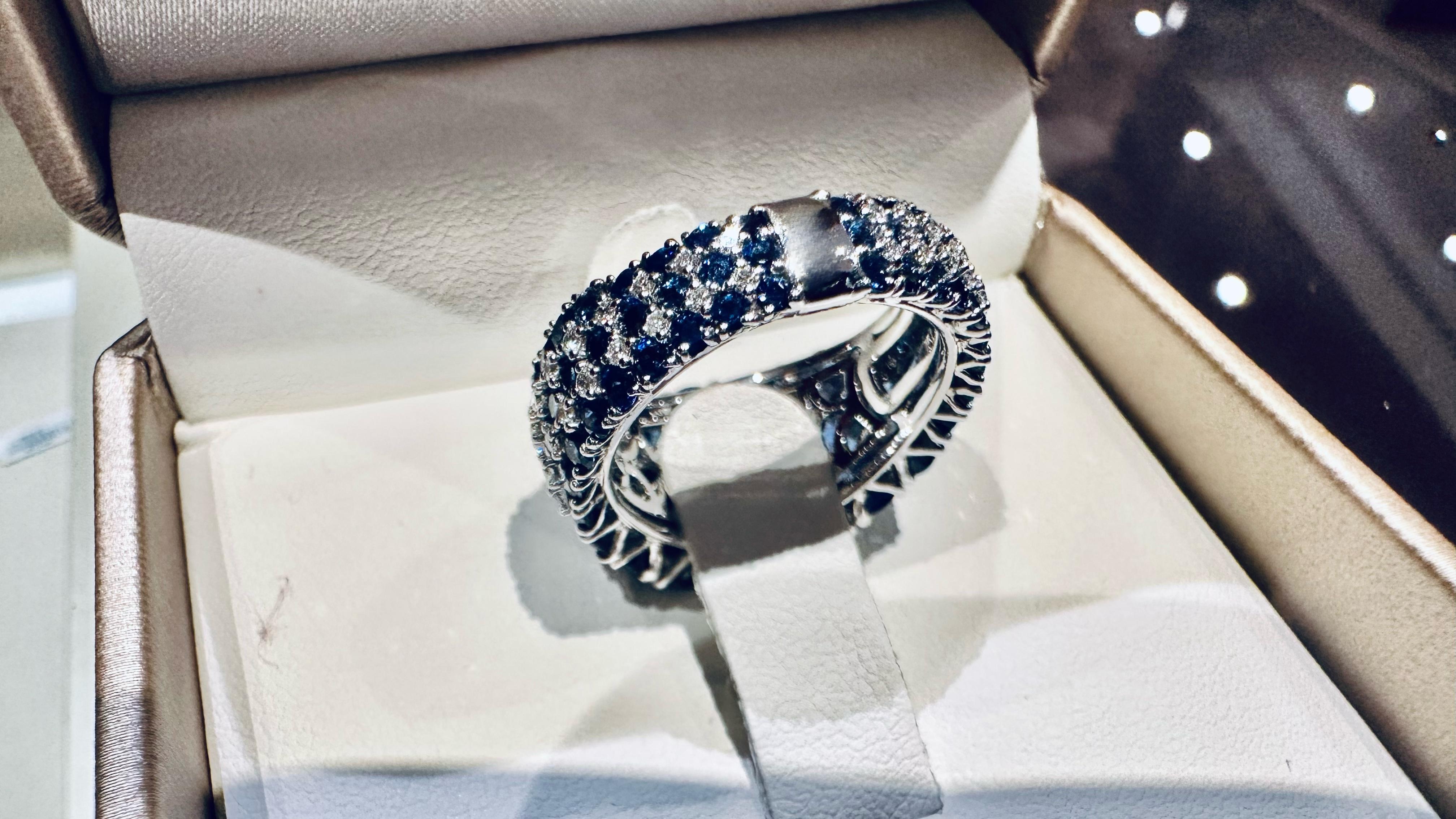 Bague en or 18kt avec saphirs naturels de 7,97ct  Diamants 0,70ct en vente 3