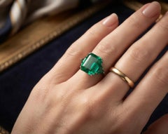 Bague faite main en or 18 carats, sertie d'une émeraude rectangulaire et d'émeraudes taille trillio