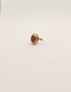 Bague fleur en or jaune 18Kt et saphirs roses