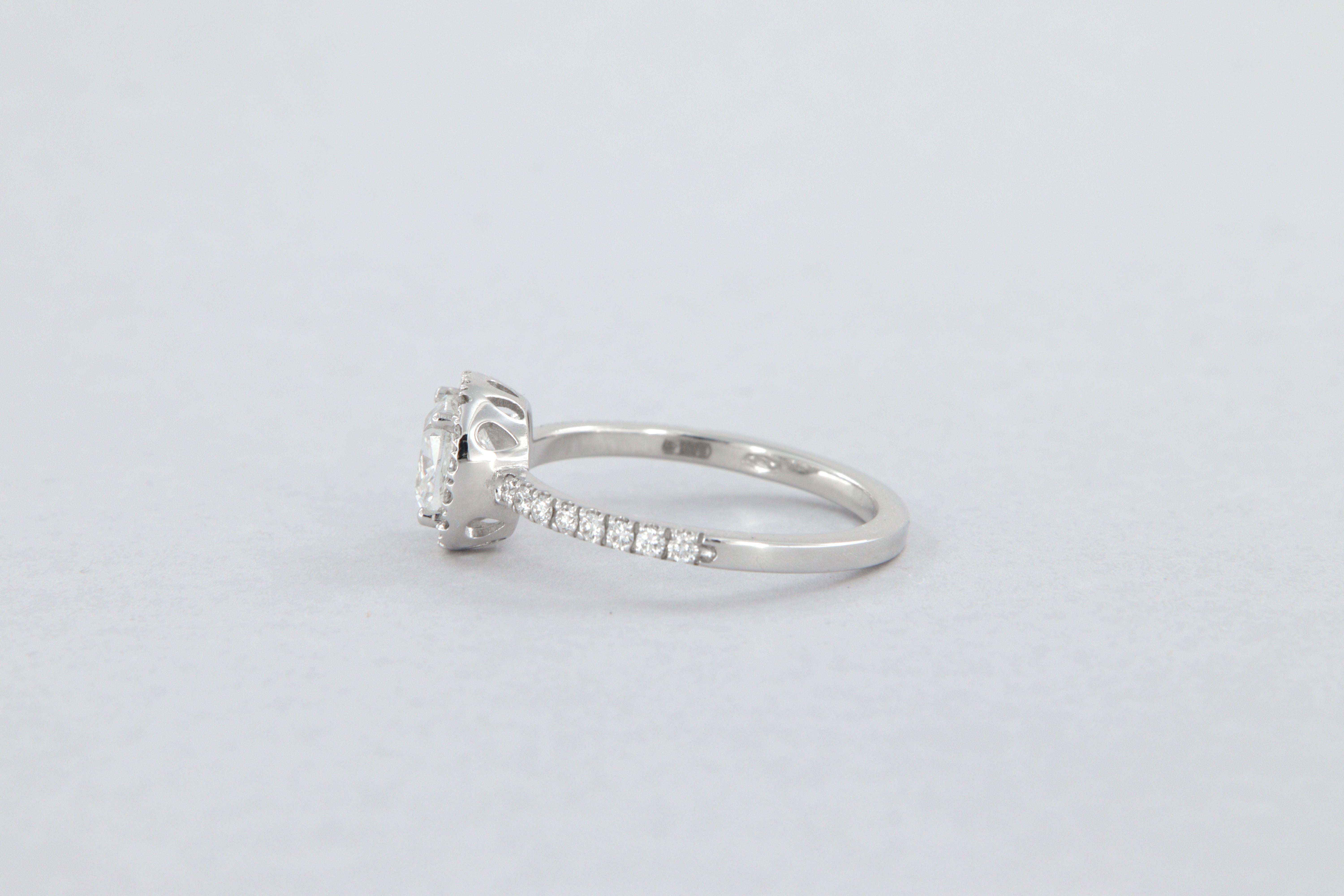 Bague de fiançailles avec halo en diamant coussin de 1,01 carat certifié GIA Neuf - En vente à Perugia, IT